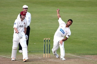 NORTHAMPTON, ENGLAND - AUGUST 10:  Shiv Thakor of Leicestershire bowls during the LV County Championship match between Northamptonshire and Leicestershire at The County Ground on August 10, 2012 in Northampton, England.  (Photo by David Rogers/Getty Image