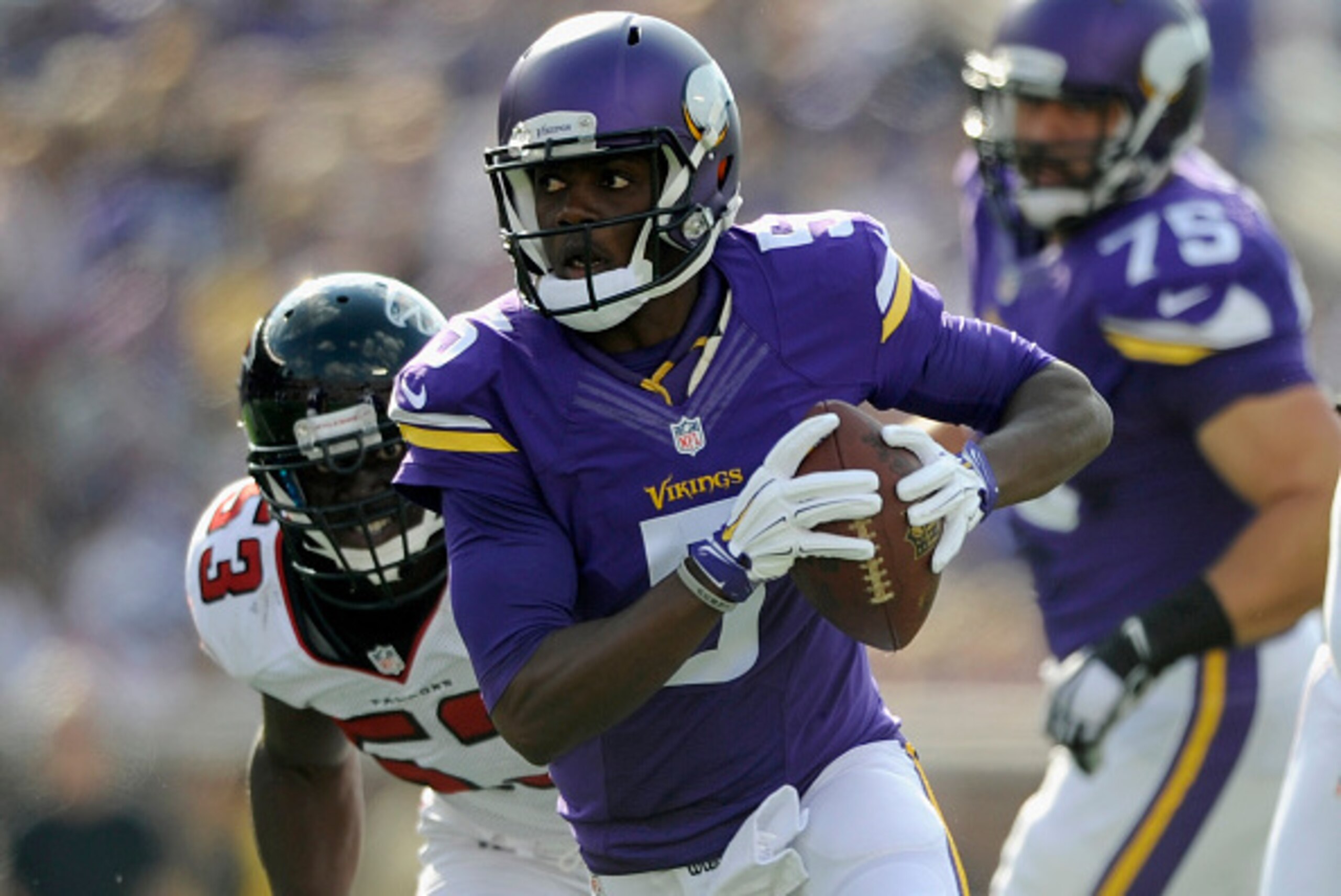 MINNEAPOLIS, MN - SEPTEMBER 28: Teddy Bridgewater #5 of the Minnesota Vikings scrambles with the ball during the first quarter of the game against the Atlanta Falcons on September 28, 2014 at TCF Bank Stadium in Minneapolis, Minnesota. (Photo by Hannah Fo