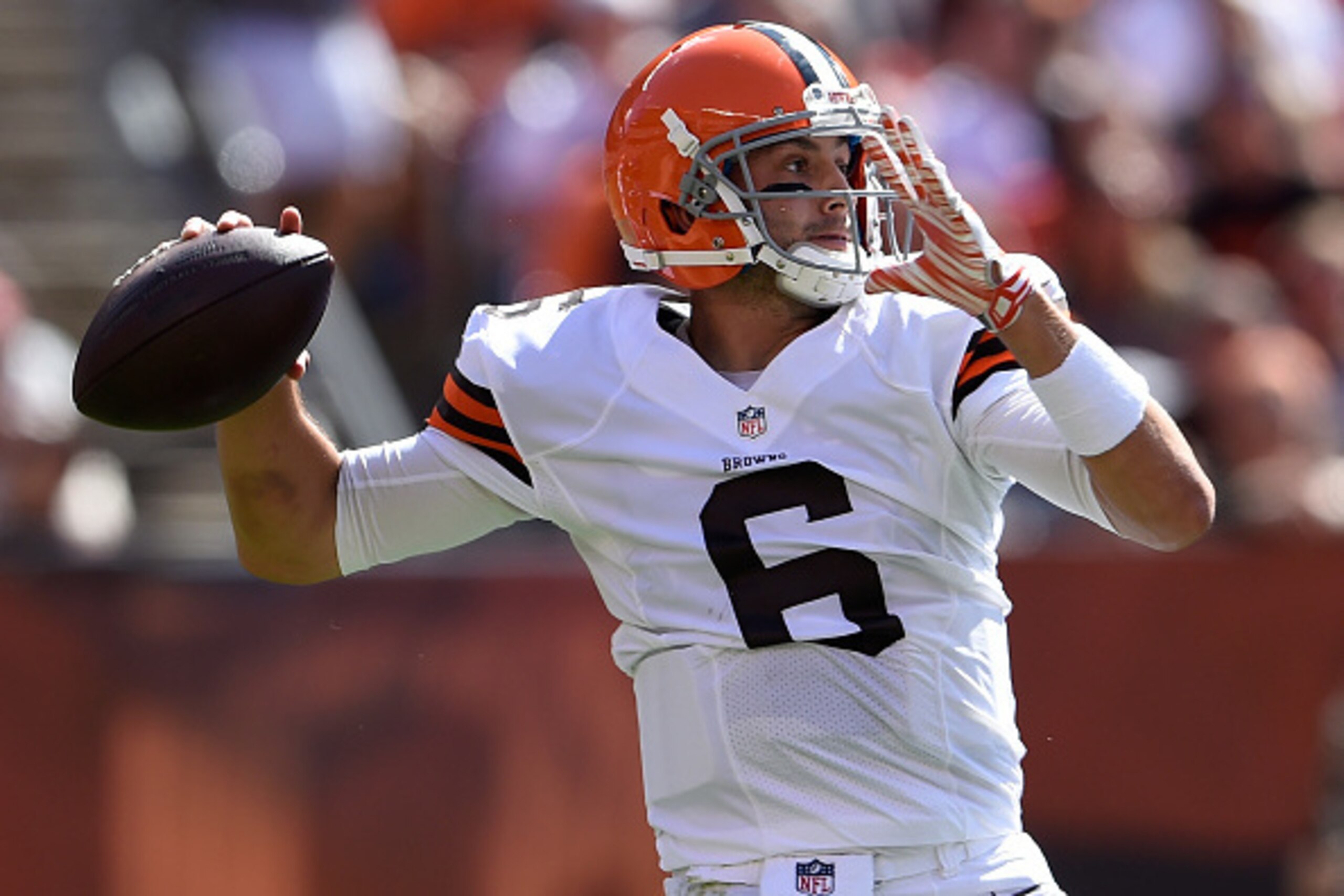 CLEVELAND, OH - SEPTEMBER 21:  Brian Hoyer #6 of the Cleveland Browns throws a first quarter pass against the Baltimore Ravens at FirstEnergy Stadium on September 21, 2014 in Cleveland, Ohio.  (Photo by Jason Miller/Getty Images)