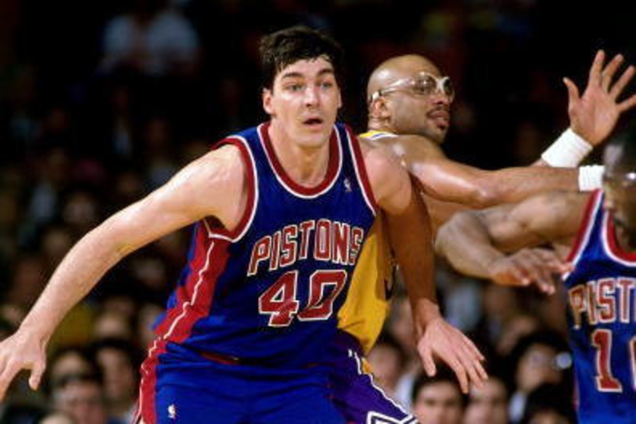 INGLEWOOD, CA - 1989:  Bill Laimbeer #40 of the Detroit Pistons posts up against Kareem Abdul-Jabar #33 of the Los Angeles Lakers during the 1989 NBA Finals at the Great Western Forum in Inglewood, California.  NOTE TO USER: User expressly acknowledges th