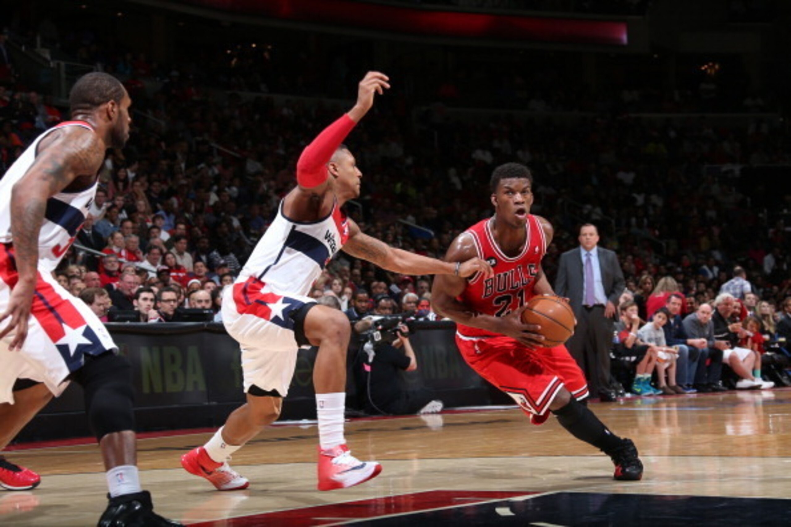 WASHINGTON, DC - APRIL 27:  Jimmy Butler #21 of the Chicago Bulls drives to the basket against the Washington Wizards during Game Four of the Eastern Conference Quarterfinals on April 27, 2014 at Verizon Center in Washington, DC.  NOTE TO USER: User expre