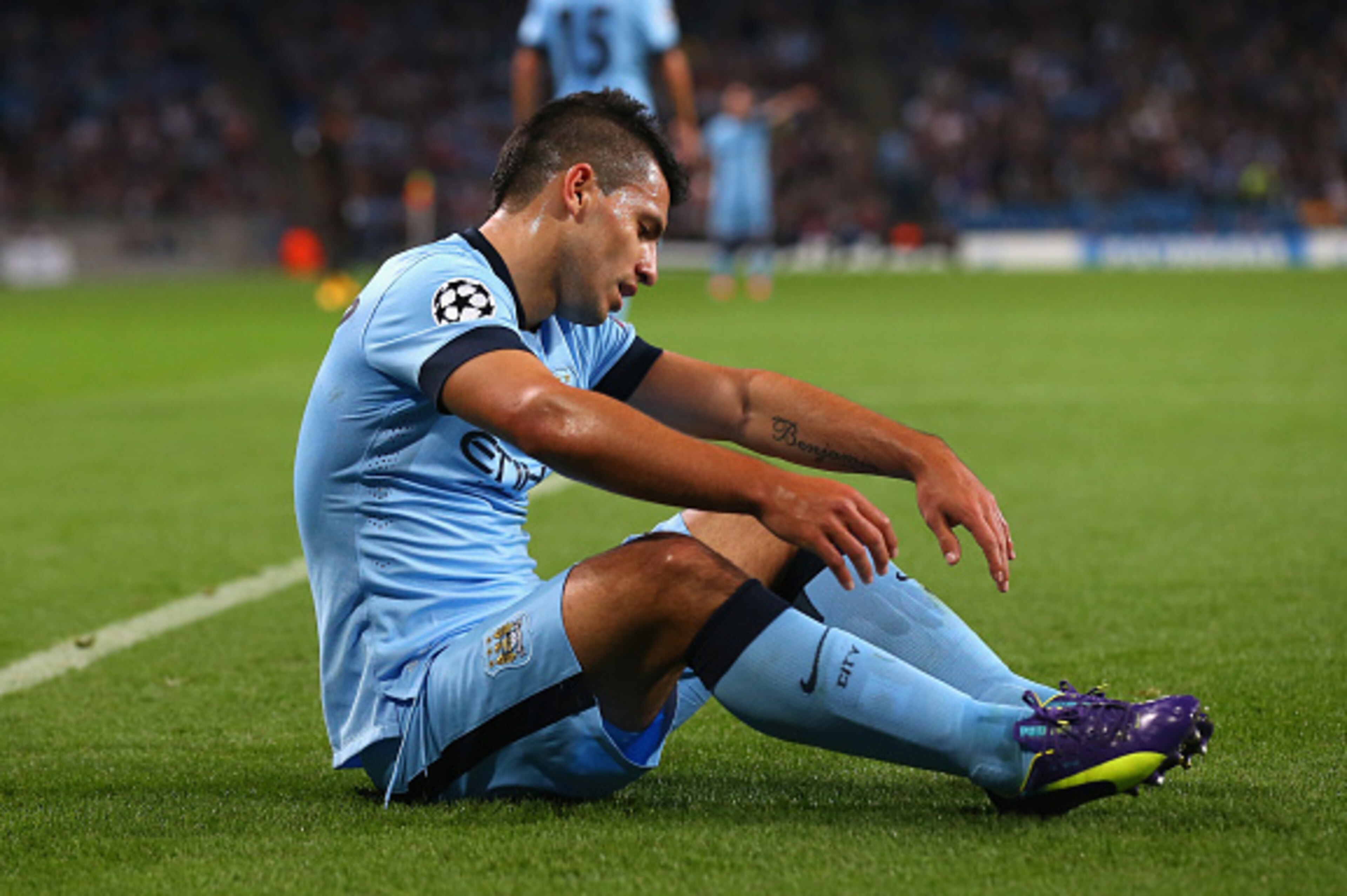 MANCHESTER, ENGLAND - SEPTEMBER 30:  Sergio Aguero of Manchester City reacts during the UEFA Champions League Group E match between Manchester City FC and AS Roma  on September 30, 2014 in Manchester, United Kingdom.  (Photo by Alex Livesey/Getty Images)