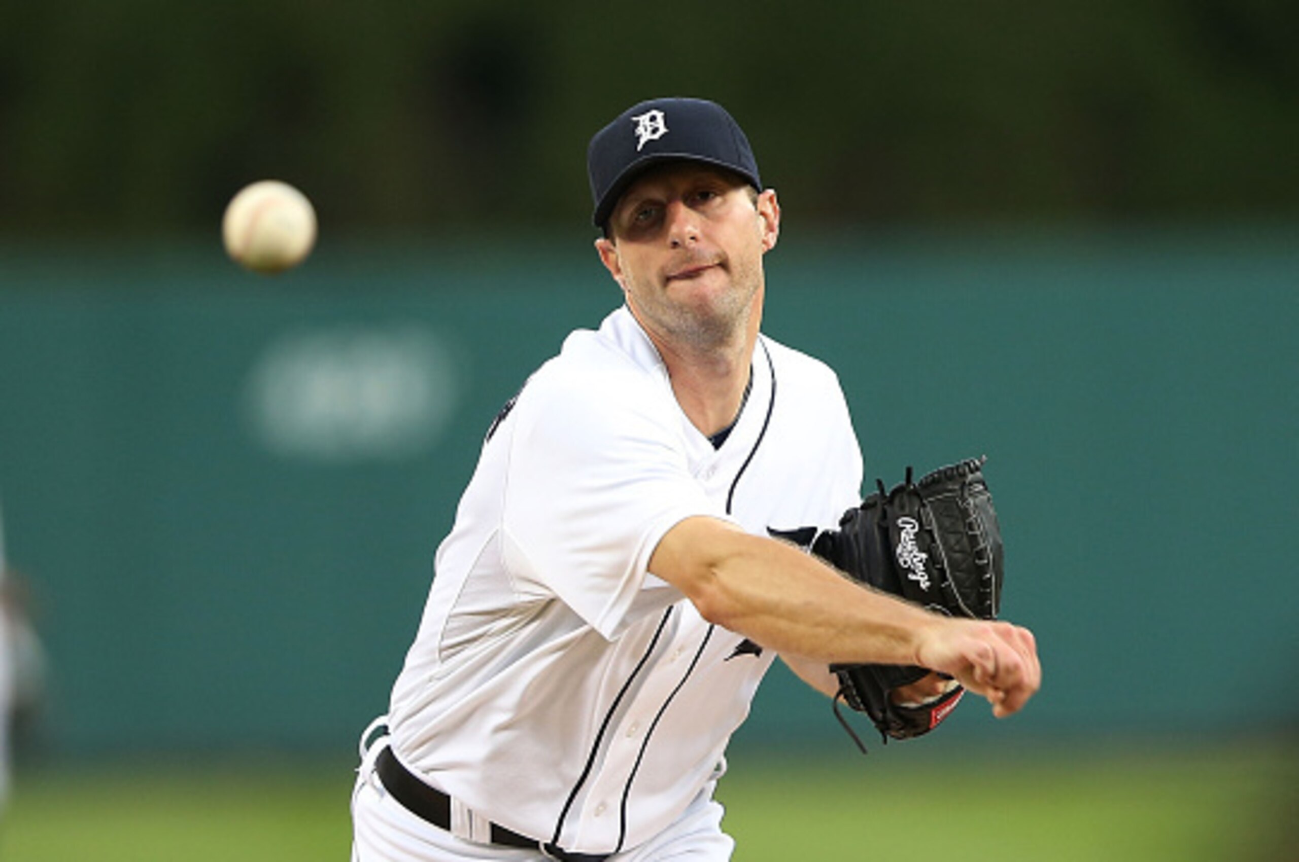 DETROIT, MI - SEPTEMBER 25: Max Scherzer #37 of the Detroit Tigers warms up prior to the start of the game against the Detroit Tigers at Comerica Park on September 25, 2014 in Detroit, Michigan.  (Photo by Leon Halip/Getty Images)