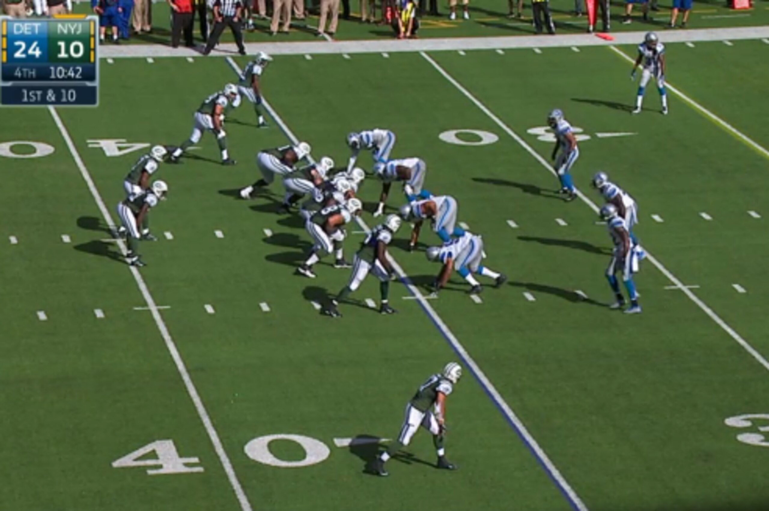 Geno Smith gets ready for the snap.