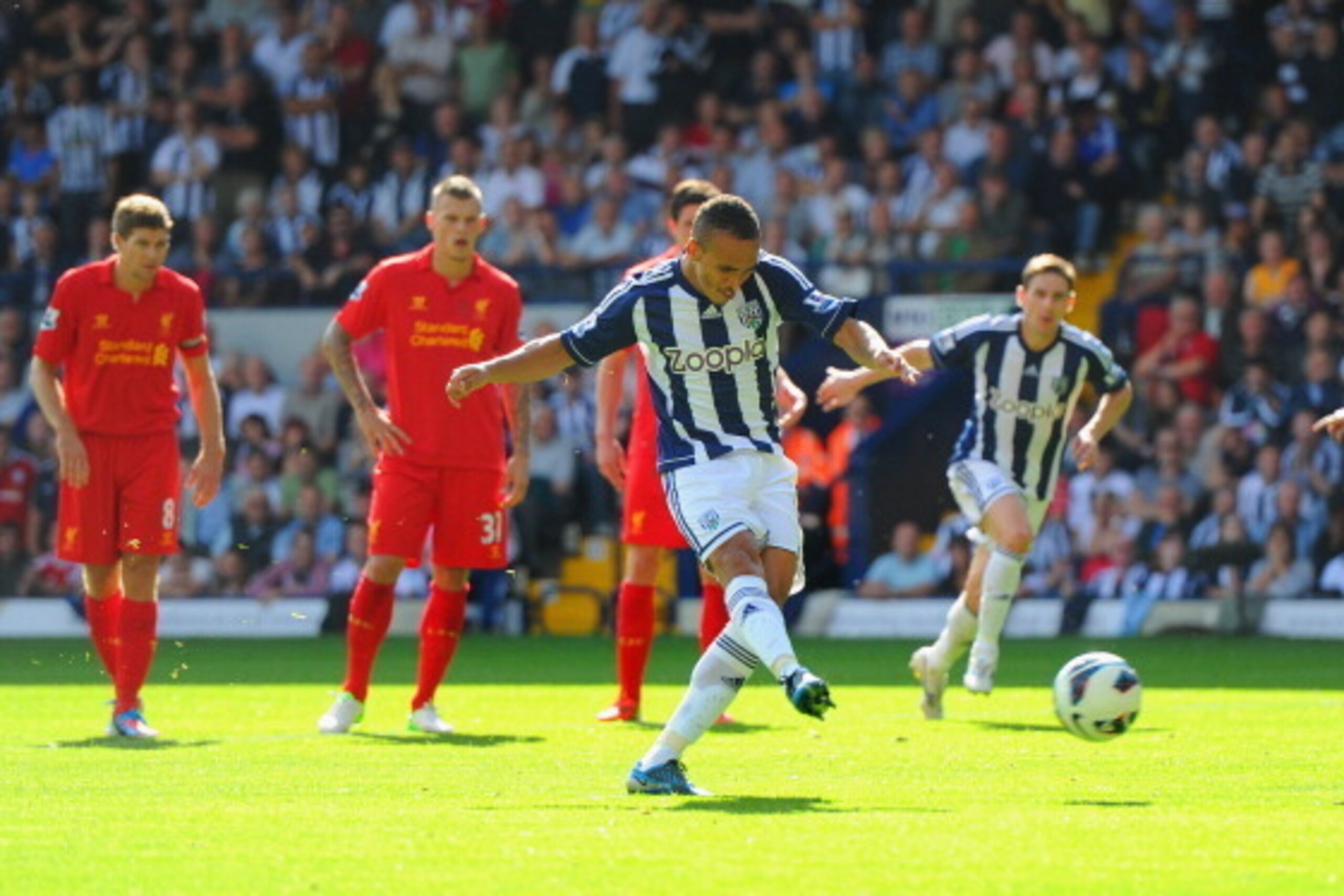 WEST BROMWICH, ENGLAND - AUGUST 18: Peter Odemwingie of West Brom scores their second goal from the penalty spot during the Barclays Premier League match between West Bromwich Albion and Liverpool at The Hawthorns on August 18, 2012 in West Bromwich, Engl