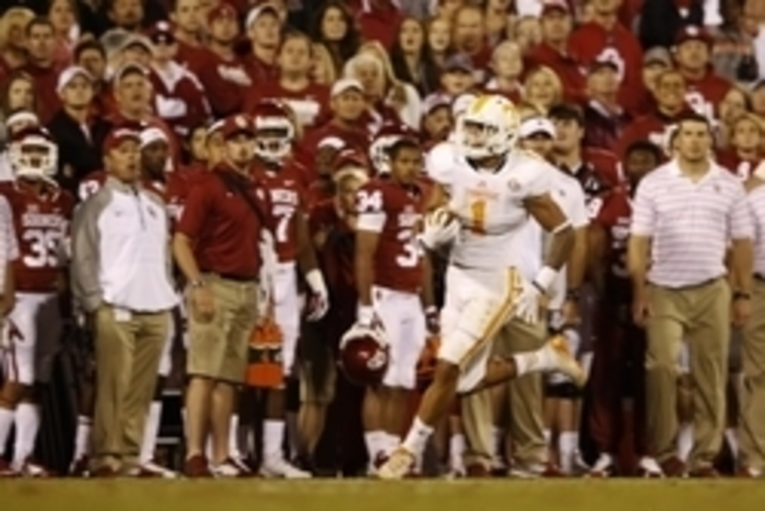 Sep 13, 2014; Norman, OK, USA; Tennessee Volunteers running back Jalen Hurd (1) runs during the game against the Oklahoma Sooners at Gaylord Family - Oklahoma Memorial Stadium. Mandatory Credit: Kevin Jairaj-USA TODAY Sports Sep 13, 2014; Norman, OK, USA; Tennessee Volunteers running back Jalen Hurd (1) runs during the game against the Oklahoma Sooners at Gaylord Family - Oklahoma Memorial Stadium. Mandatory Credit: Kevin Jairaj-USA TODAY Sports