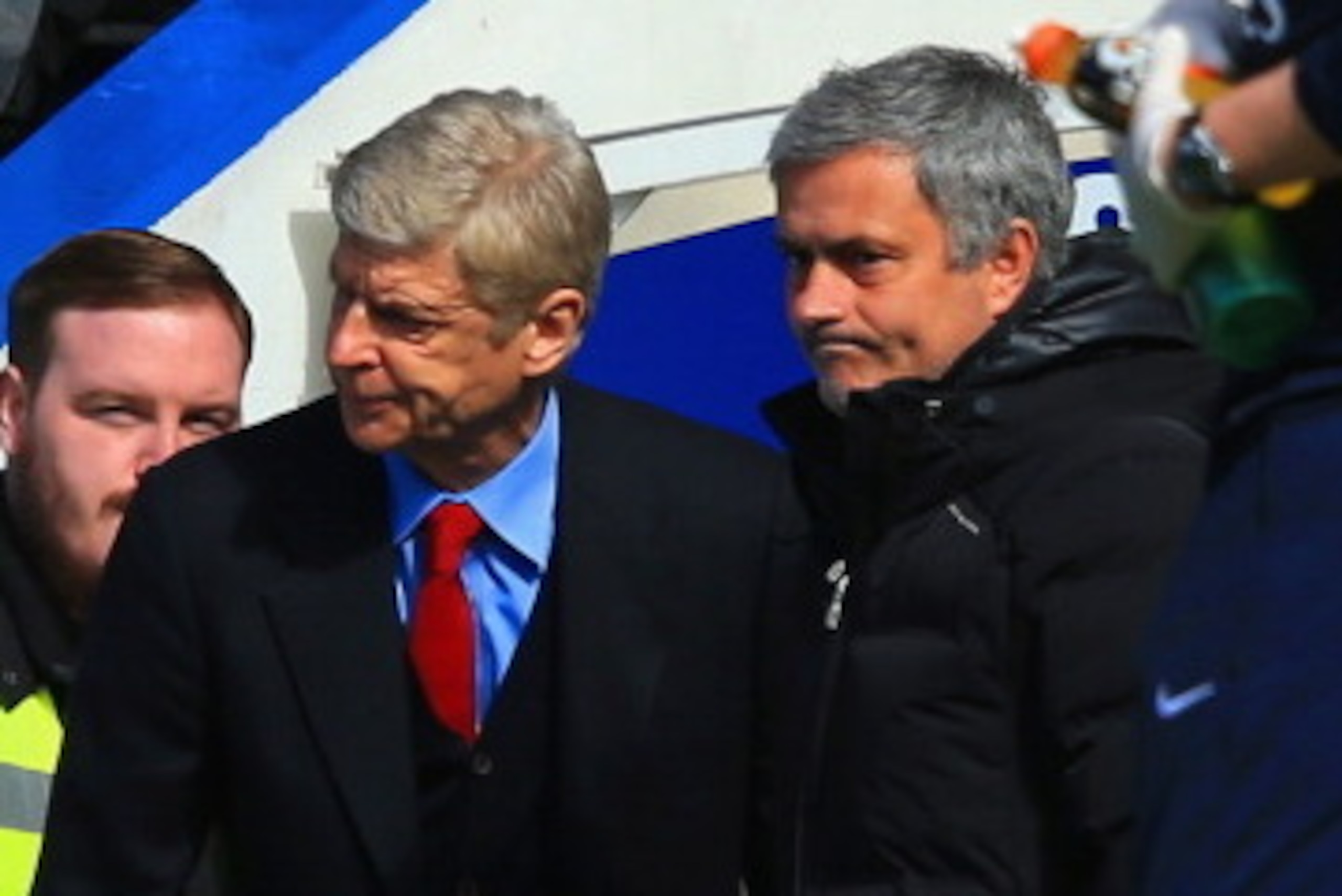 LONDON, ENGLAND - MARCH 22:  Arsene Wenger manager of Arsenal is greeted by Jose Mourinho manager of Chelsea during the Barclays Premier League match between Chelsea and Arsenal at Stamford Bridge on March 22, 2014 in London, England.  (Photo by Richard H