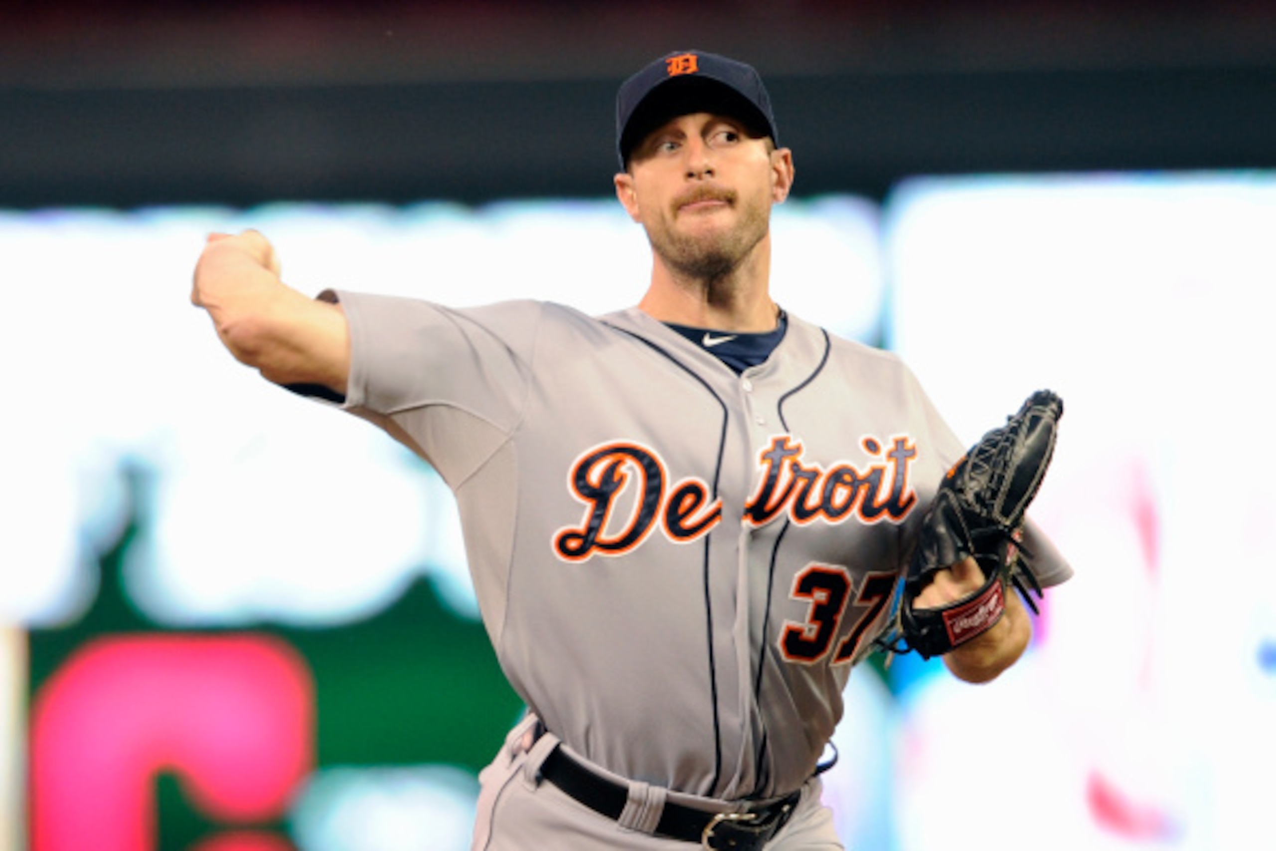 MINNEAPOLIS, MN - SEPTEMBER 15: Max Scherzer #37 of the Detroit Tigers delivers a pitch against the Minnesota Twins during the first inning of the game on September 15, 2014 at Target Field in Minneapolis, Minnesota. (Photo by Hannah Foslien/Getty Images)