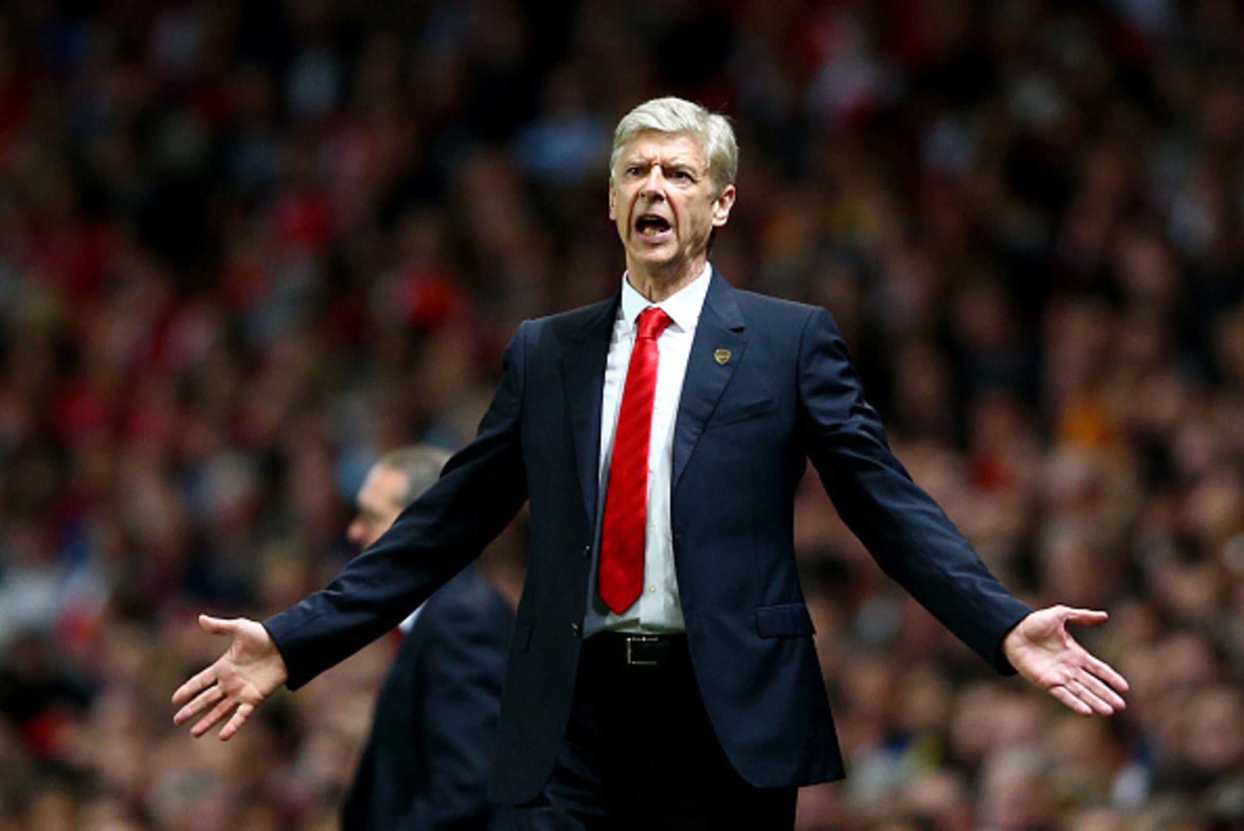 LONDON, ENGLAND - OCTOBER 01:  Arsene Wenger, manager of Arsenal reacts during the UEFA Champions League group D match between Arsenal FC and Galatasaray AS at Emirates Stadium on October 1, 2014 in London, United Kingdom.  (Photo by Paul Gilham/Getty Ima