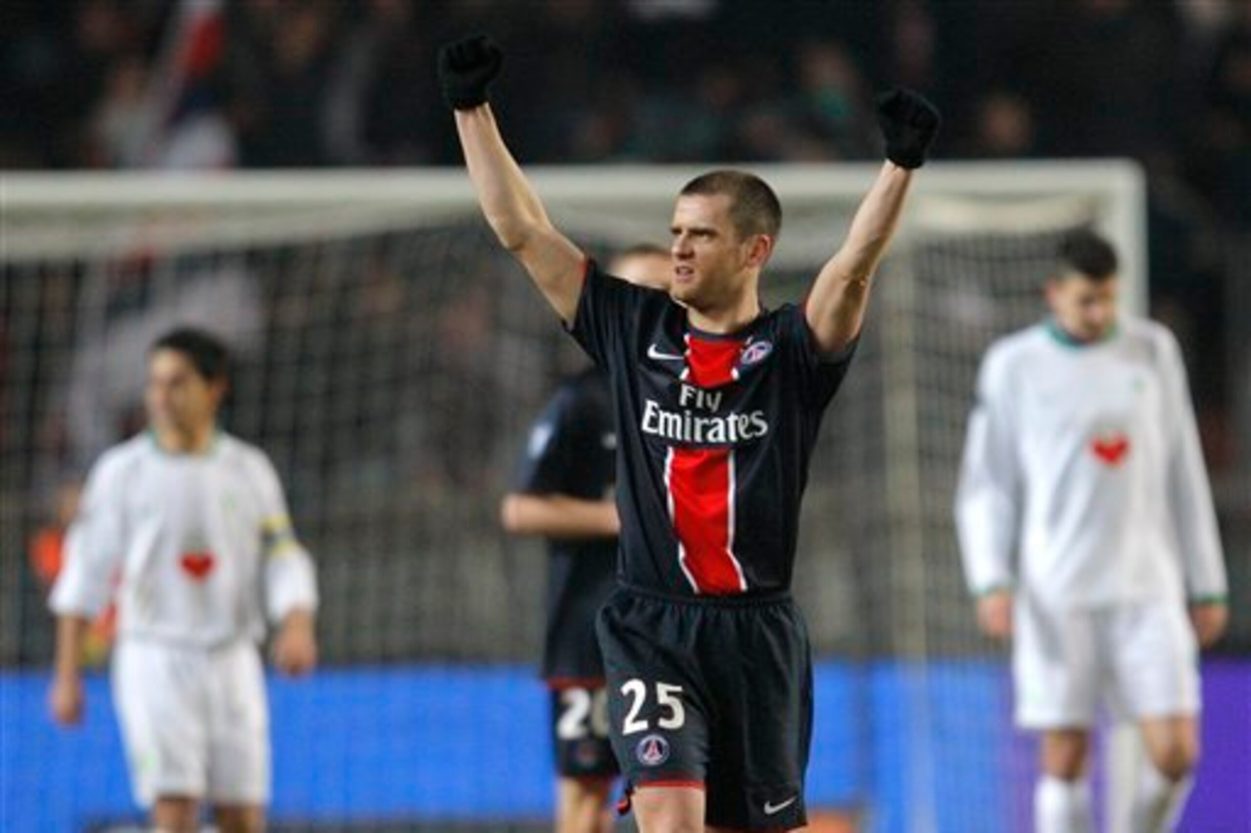 Rothen thinks Cavani could be on his way soon.