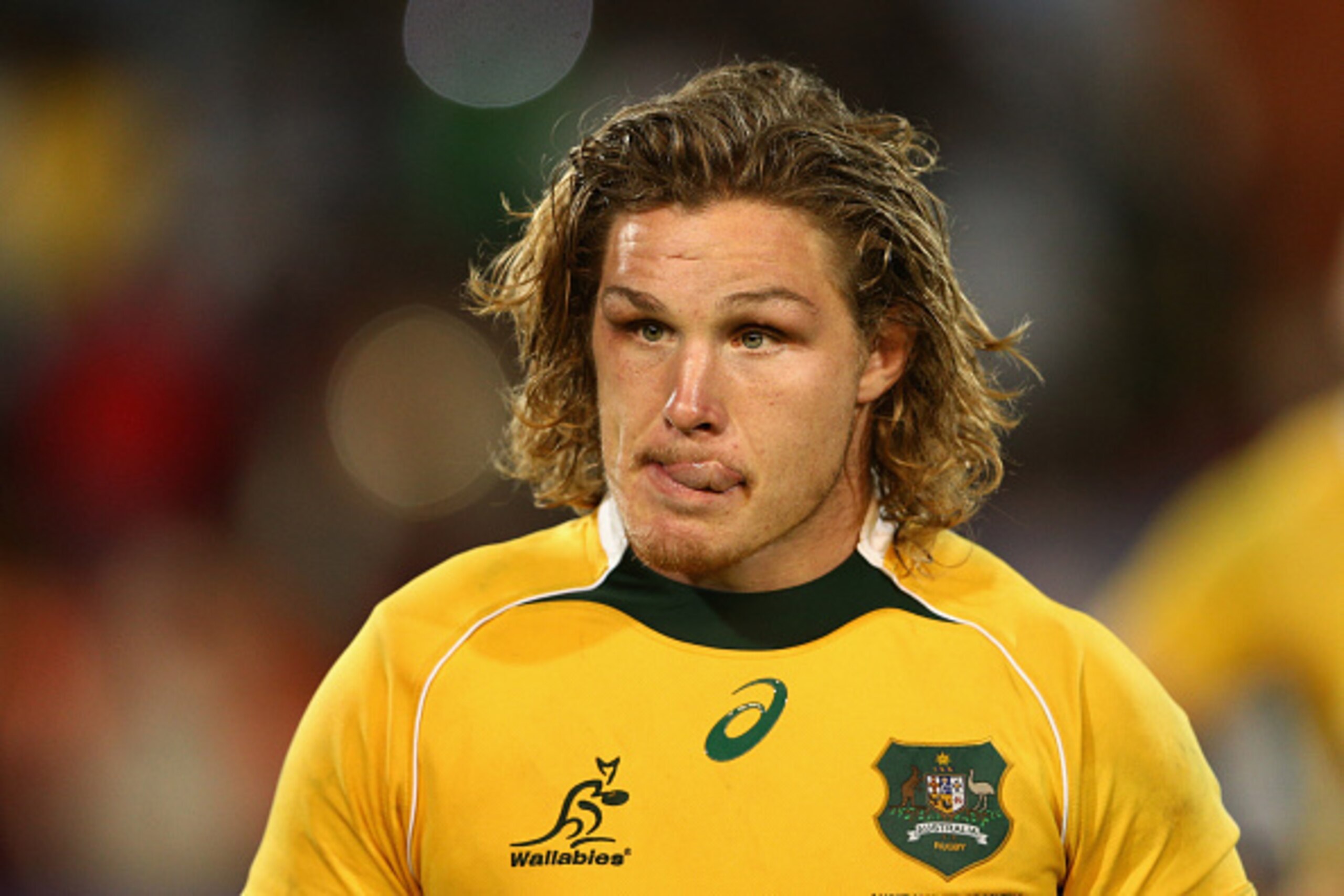 MENDOZA, ARGENTINA - OCTOBER 04: Wallabies captain Michael Hooper looks dejected after losing The Rugby Championship match between Argentina and the Australian Wallabies at Estadio Malvinas Argentinas on October 4, 2014 in Mendoza, Argentina.  (Photo by C