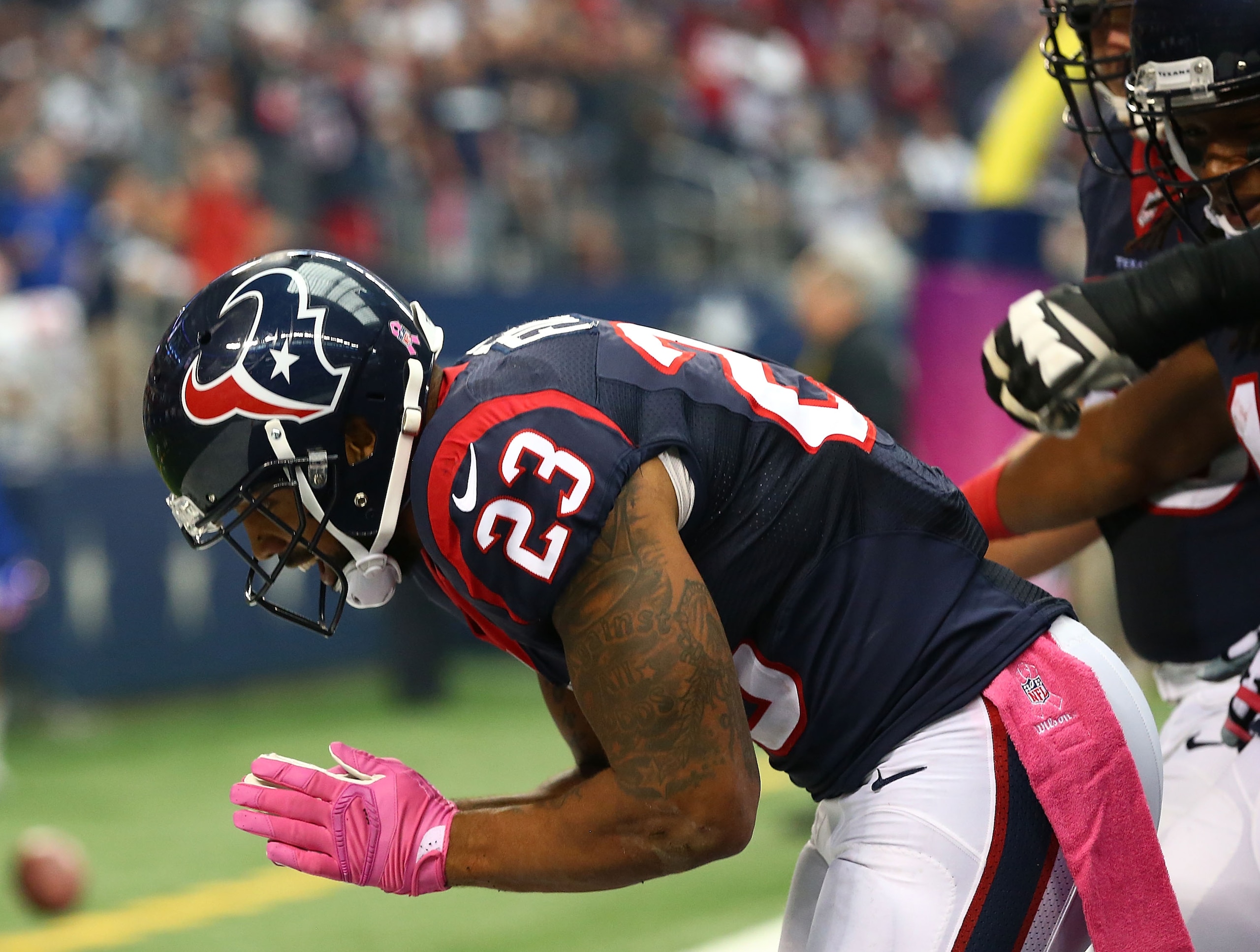 ARLINGTON, TX - OCTOBER 05:  Arian Foster #23 of the Houston Texans reacts after scoring a touchdown against the Dallas Cowboys in the second half at AT&T Stadium on October 5, 2014 in Arlington, Texas.  (Photo by Ronald Martinez/Getty Images)