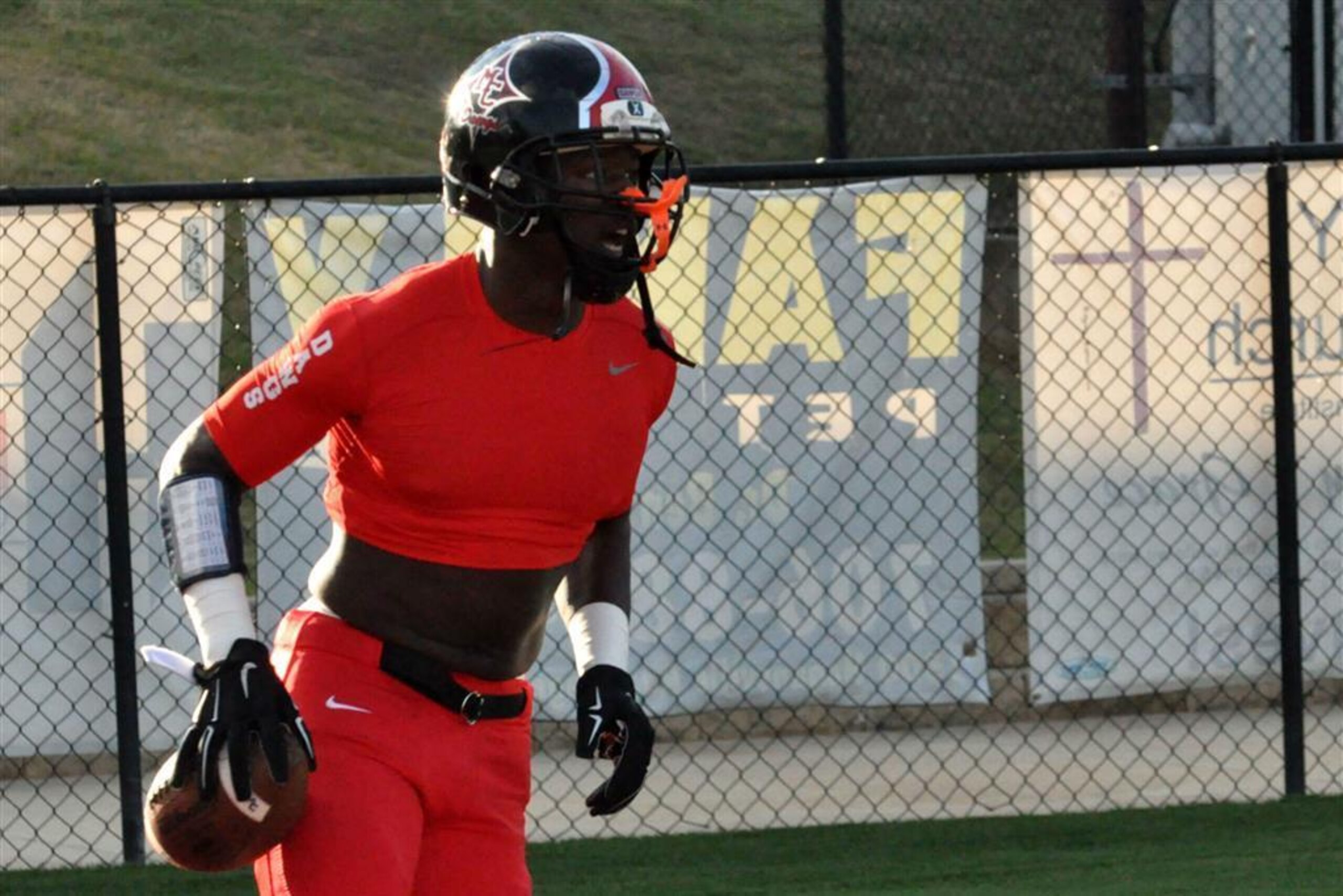 Roquan Smith, out of Georgia, says Ole Miss is on his list of top schools. Roquan Smith, out of Georgia, says Ole Miss is on his list of top schools.