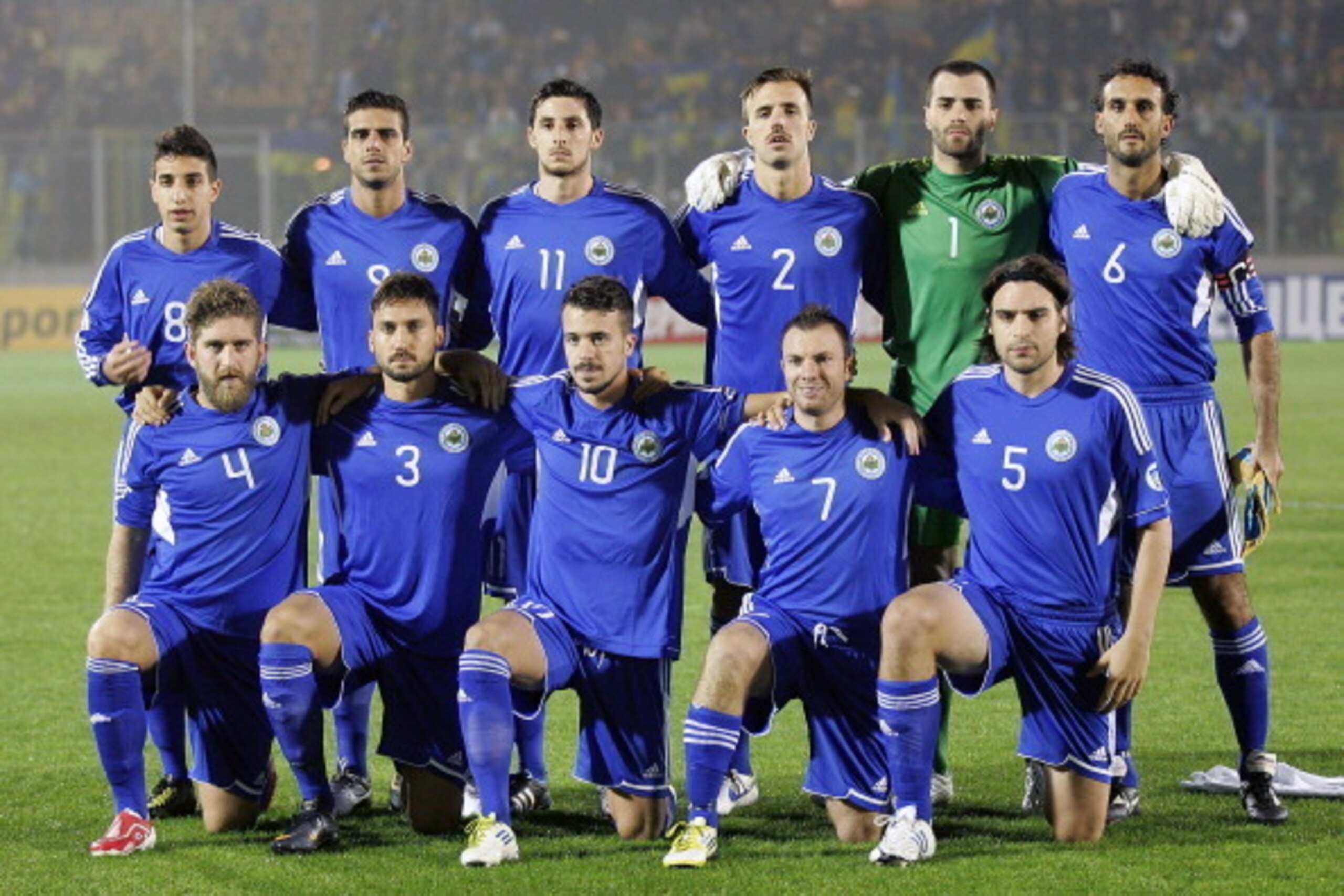 SERRAVALLE, ITALY - OCTOBER 15: San Marino line up prior to the  FIFA 2014 World Cup Qualifier Group H match between San Marino and Ukraine at Serravalle Stadium on October 15, 2013 in Serravalle, Italy.  (Photo by Gabriele Maltinti/Getty Images)