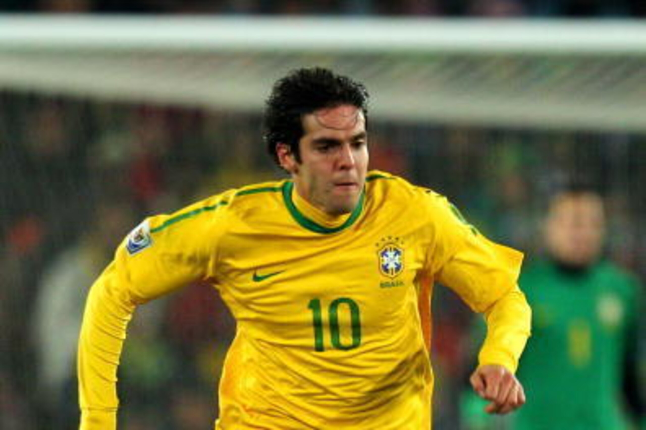 JOHANNESBURG, SOUTH AFRICA - JUNE 28: Kaka of Brazil runs with the ball during the 2010 FIFA World Cup South Africa Round of Sixteen match between Brazil and Chile at Ellis Park Stadium on June 28, 2010 in Johannesburg, South Africa. (Photo by Cameron S JOHANNESBURG, SOUTH AFRICA - JUNE 28: Kaka of Brazil runs with the ball during the 2010 FIFA World Cup South Africa Round of Sixteen match between Brazil and Chile at Ellis Park Stadium on June 28, 2010 in Johannesburg, South Africa. (Photo by Cameron S