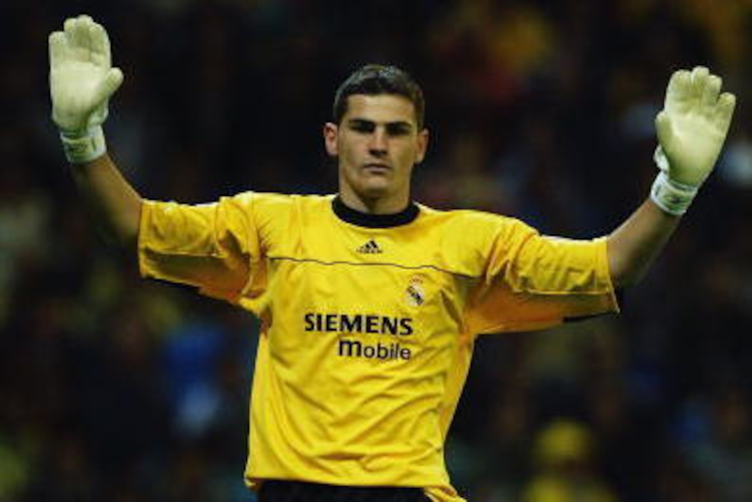 MADRID - MAY 6:  Iker Casillas of Real Madrid raises his arms during the Champion's League Semi Final between Real Madrid and Juventus on May 6, 2003 at the Bernabeu Stadium in Madrid, Spain.  Real Madrid won the match 2-1. (Photo by Ben Radford/Getty Ima