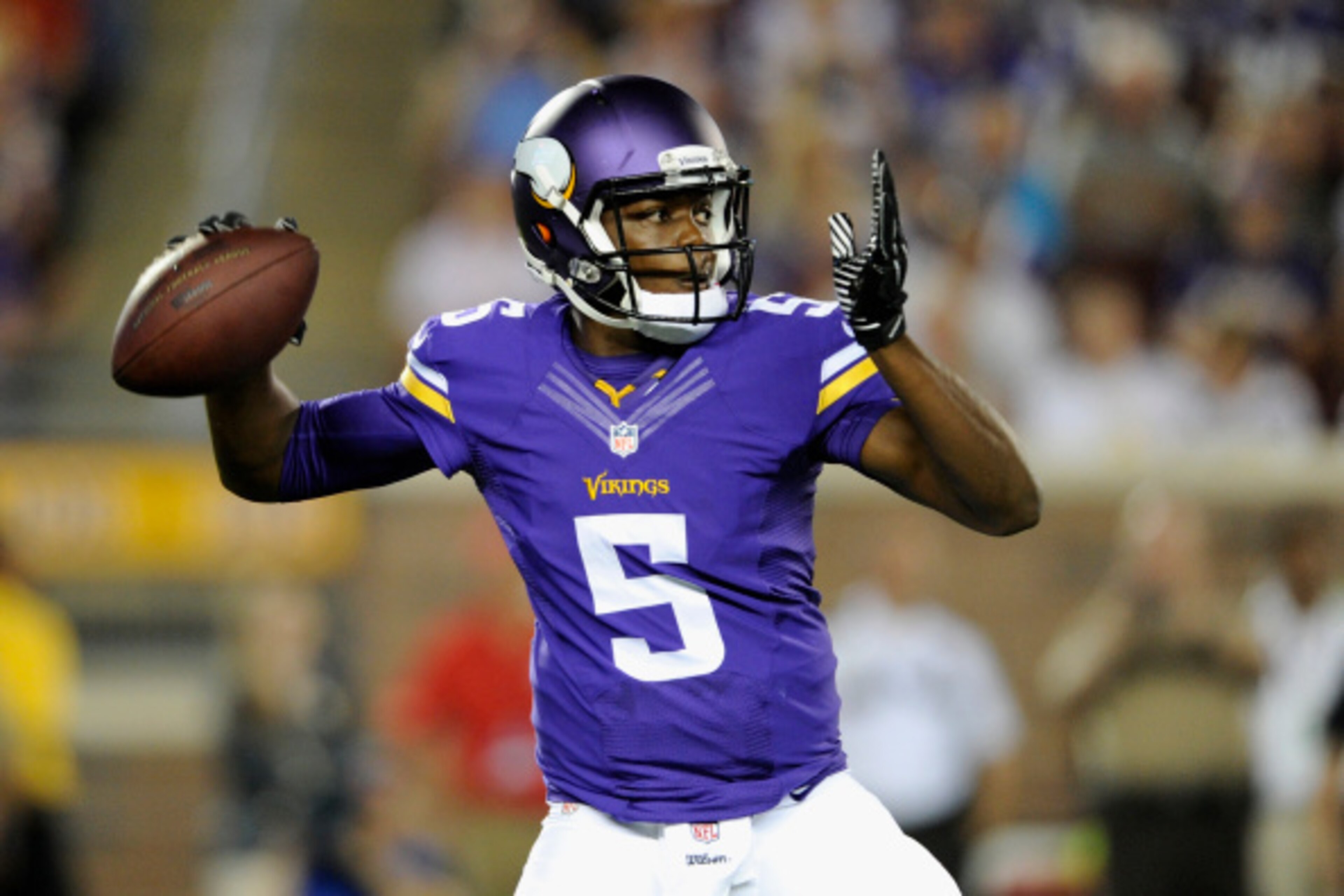 MINNEAPOLIS, MN - AUGUST 16: Teddy Bridgewater #5 of the Minnesota Vikings passes the ball against the Arizona Cardinals during the fourth quarter of the preseason game on August 16, 2014 at TCF Bank Stadium in Minneapolis, Minnesota. The Vikings defeated