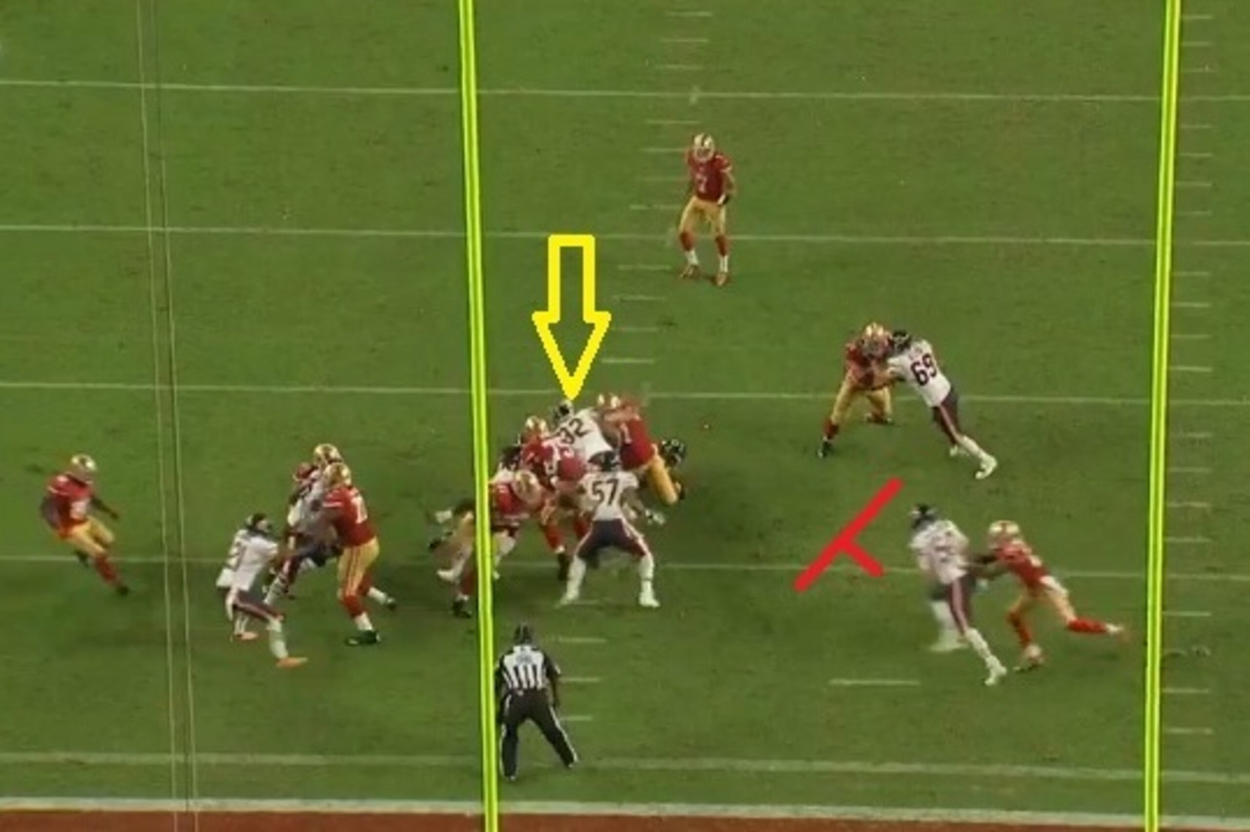 Gore is left with nowhere to go. Even the gap looks closed with an extra Bears defender.
