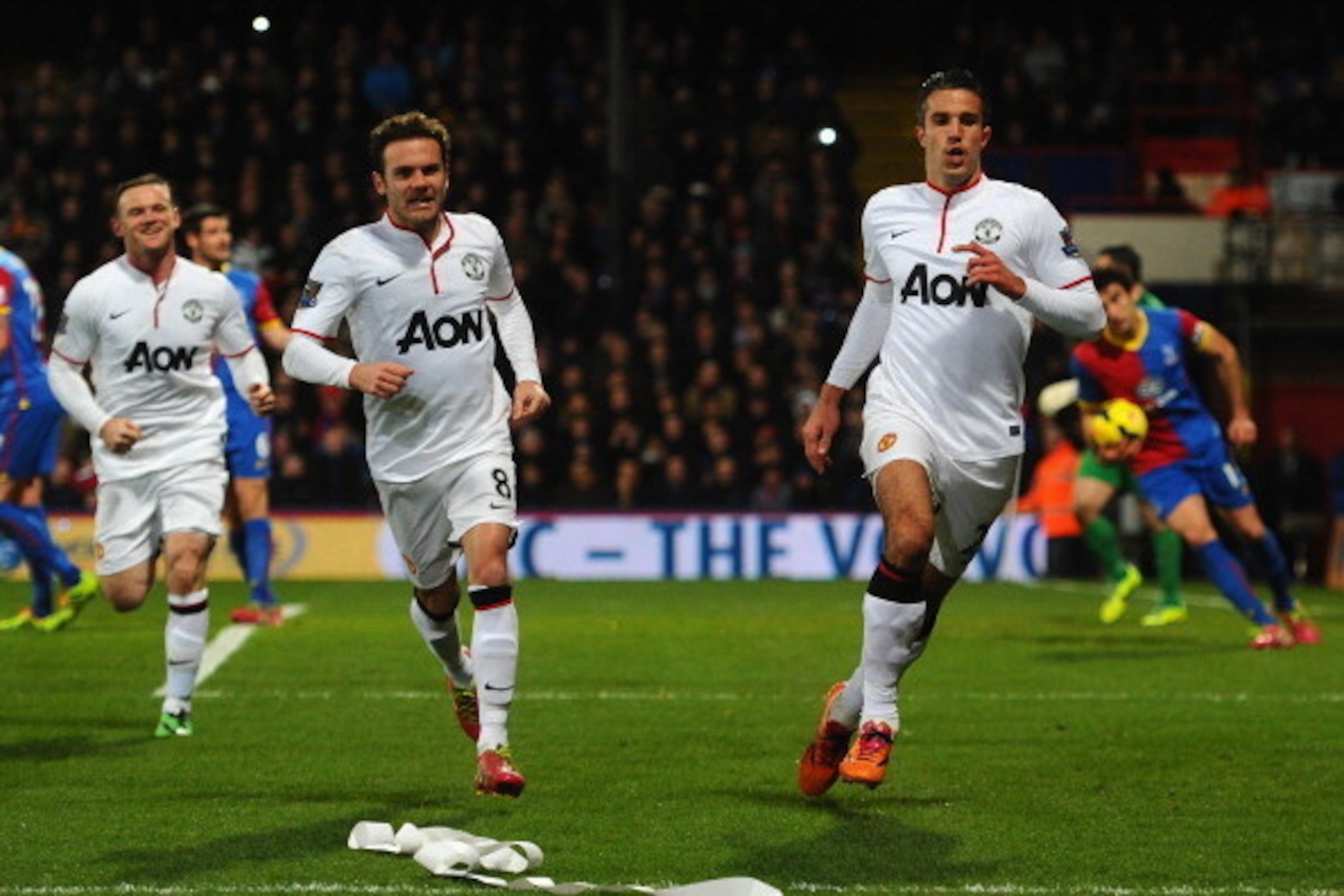 LONDON, ENGLAND - FEBRUARY 22:  Robin Van Persie of Man United celebrates with Juan Mata after scoring from the spot during the Barclays Premier League match between Crystal Palace and Manchester United at Selhurst Park on February 22, 2014 in London, Eng