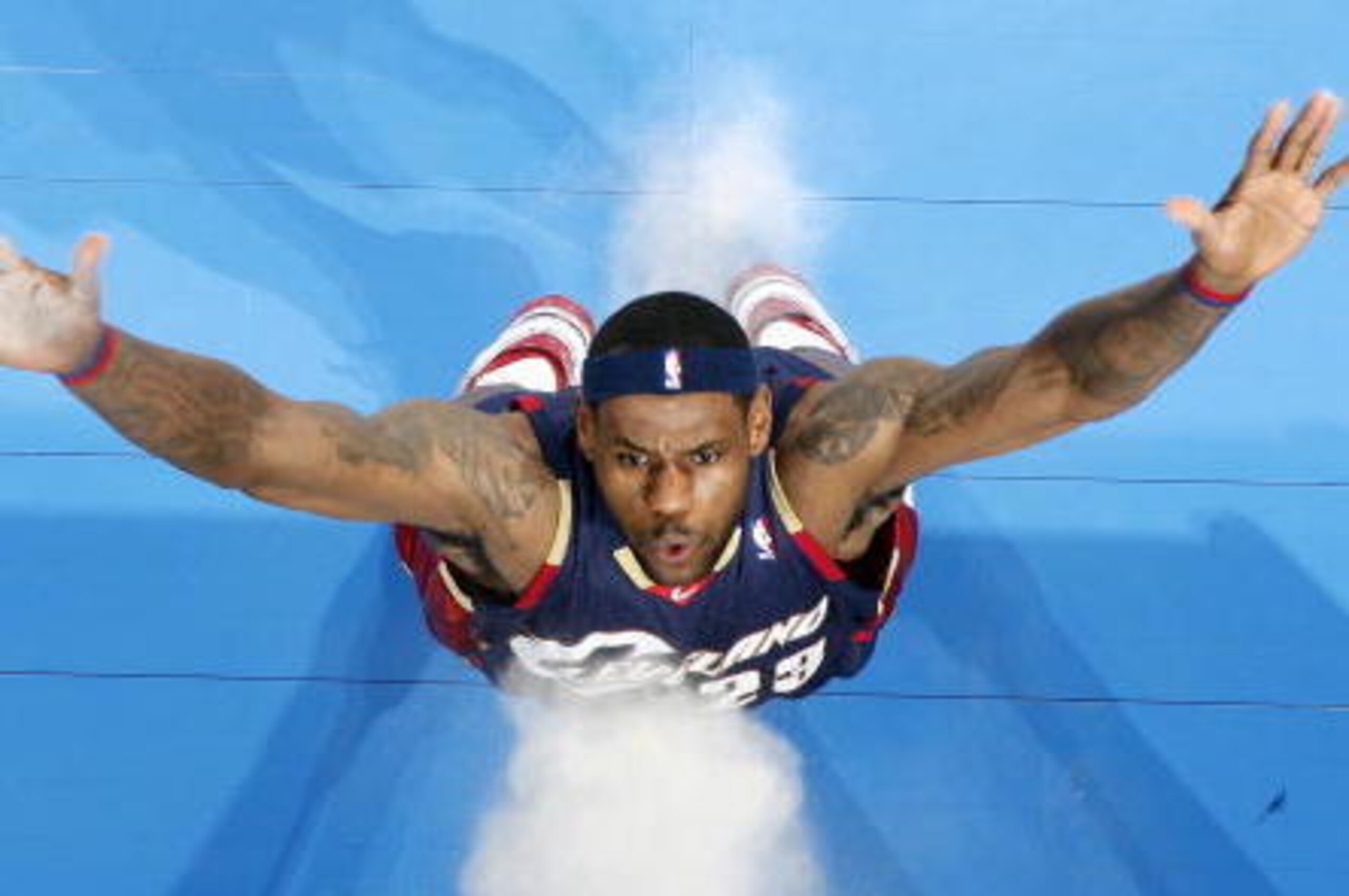 OKLAHOMA CITY - DECEMBER 21: LeBron James #23 of the Cleveland Cavaliers does his pre-game ritual before taking on the Oklahoma City Thunder on December 21, 2008 at the Ford Center in Oklahoma City, Oklahoma. NOTE TO USER: User expressly acknowledges and 