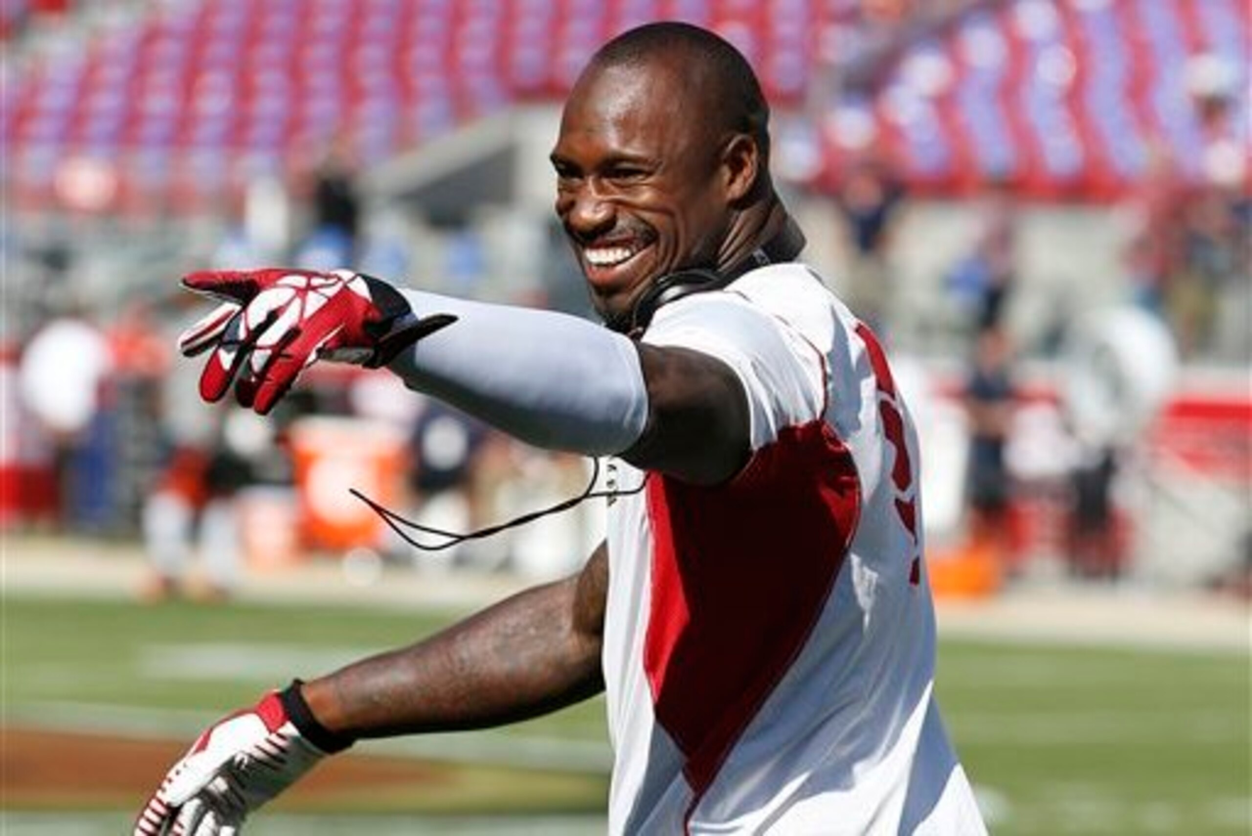 A back injury sidelined Vernon Davis in Week 5. Signs point to him returning against St. Louis.