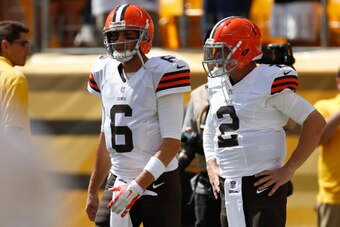 PITTSBURGH, PA - SEPTEMBER 7:  Johnny Manziel #2 of the Cleveland Browns warms up alongside Brian Hoyer #6 prior to the game against the Pittsburgh Steelers at Heinz Field on September 7, 2014 in Pittsburgh, Pennsylvania.  (Photo by Gregory Shamus/Getty I