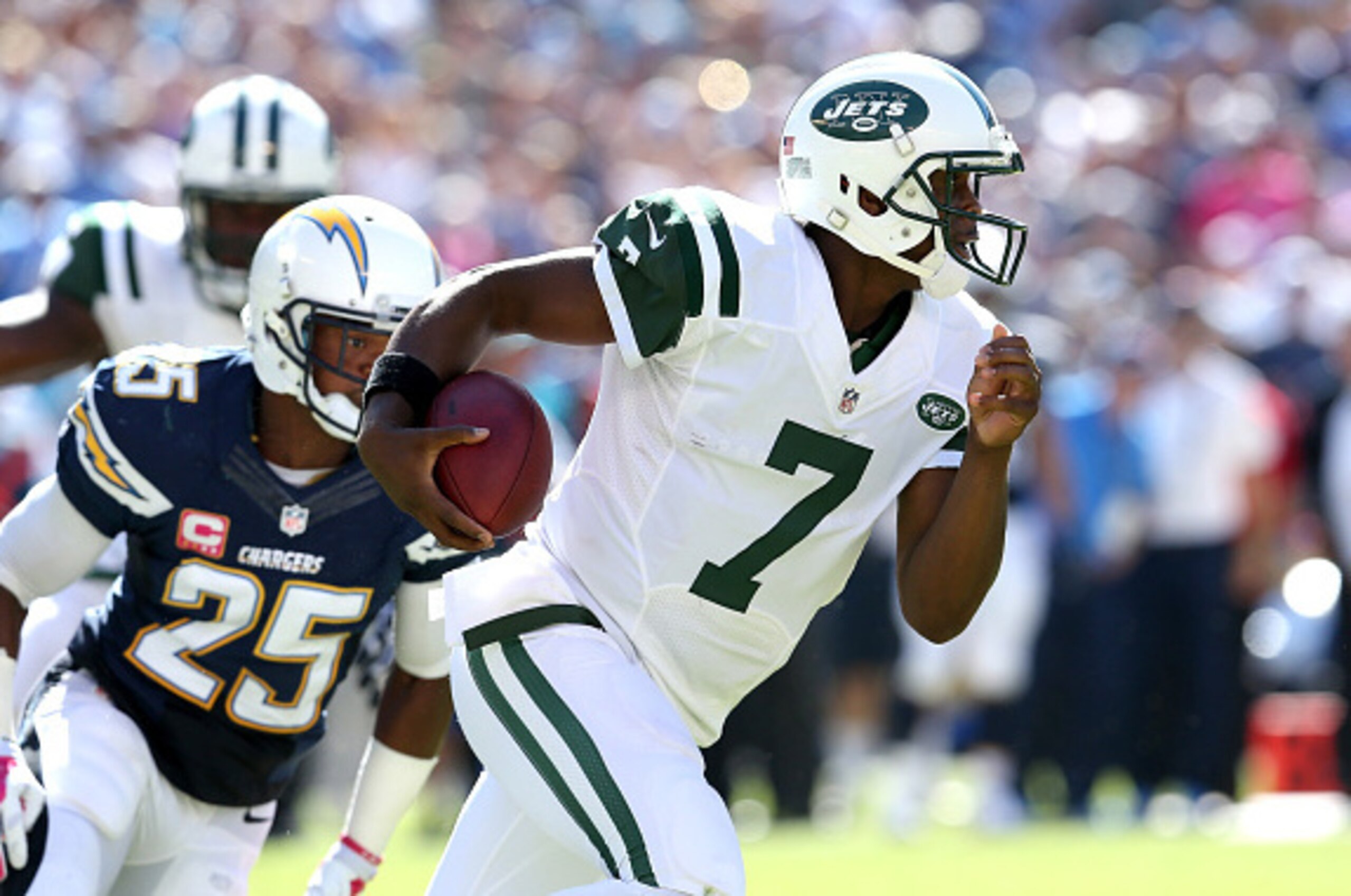 SAN DIEGO, CA - OCTOBER 05: Quarterback Geno Smith #7 of the New York Jets carries the ball against the San Diego Chargers at Qualcomm Stadium on October 5, 2014 in San Diego, California. (Photo by Stephen Dunn/Getty Images) SAN DIEGO, CA - OCTOBER 05: Quarterback Geno Smith #7 of the New York Jets carries the ball against the San Diego Chargers at Qualcomm Stadium on October 5, 2014 in San Diego, California. (Photo by Stephen Dunn/Getty Images)