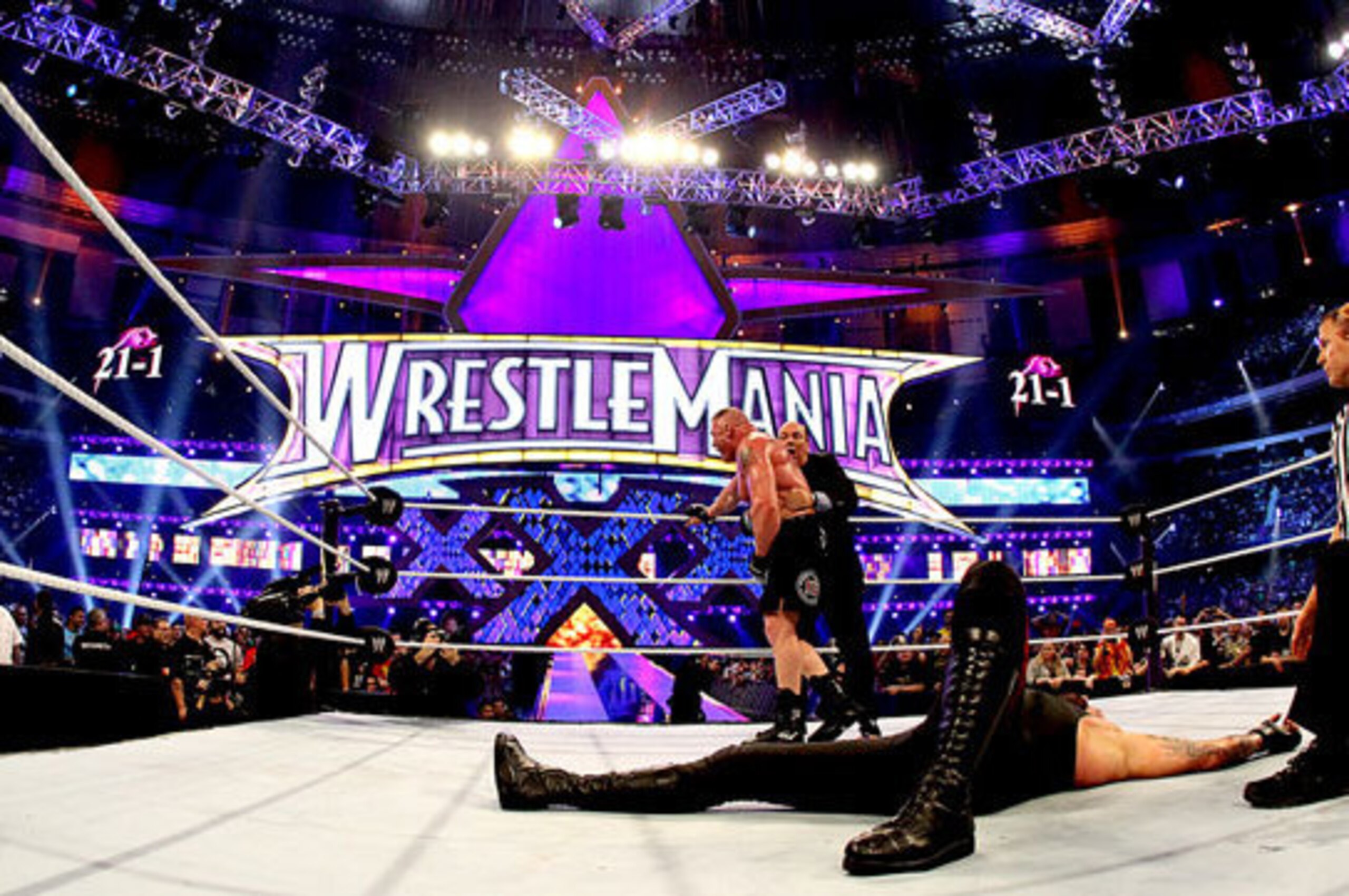 Lesnar beats Undertaker at WrestleMania 30 Lesnar beats Undertaker at WrestleMania 30