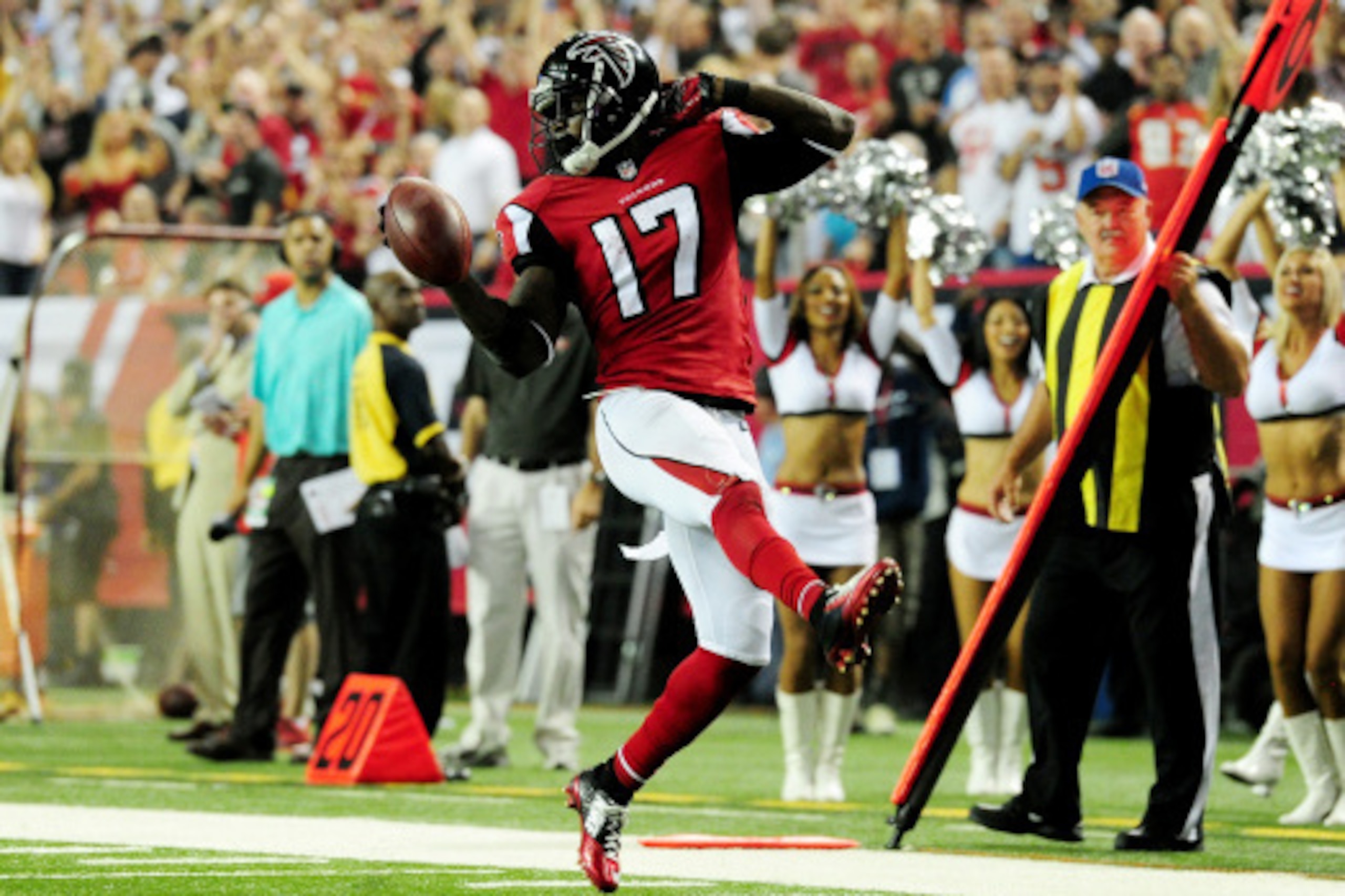 ATLANTA, GA - SEPTEMBER 18:  Wide receiver Devin Hester #17 of the Atlanta Falcons returns a punt for a touchdown against the Tampa Bay Buccaneers during a game at the Georgia Dome on September 18, 2014 in Atlanta, Georgia.  (Photo by Scott Cunningham/Get