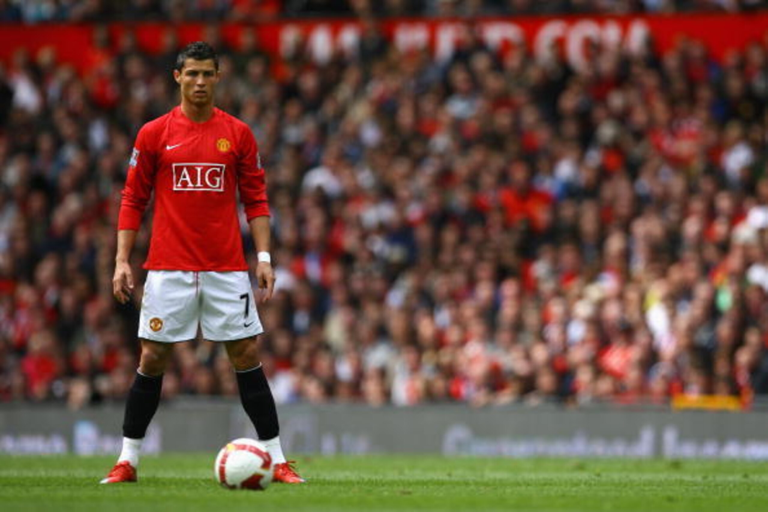 MANCHESTER, ENGLAND - MAY 10:  Cristiano Ronaldo of Manchester United lines up a free kick during the Barclays Premier League match between Manchester United and Manchester City at Old Trafford on May 10, 2009 in Manchester, England.  (Photo by Alex Lives