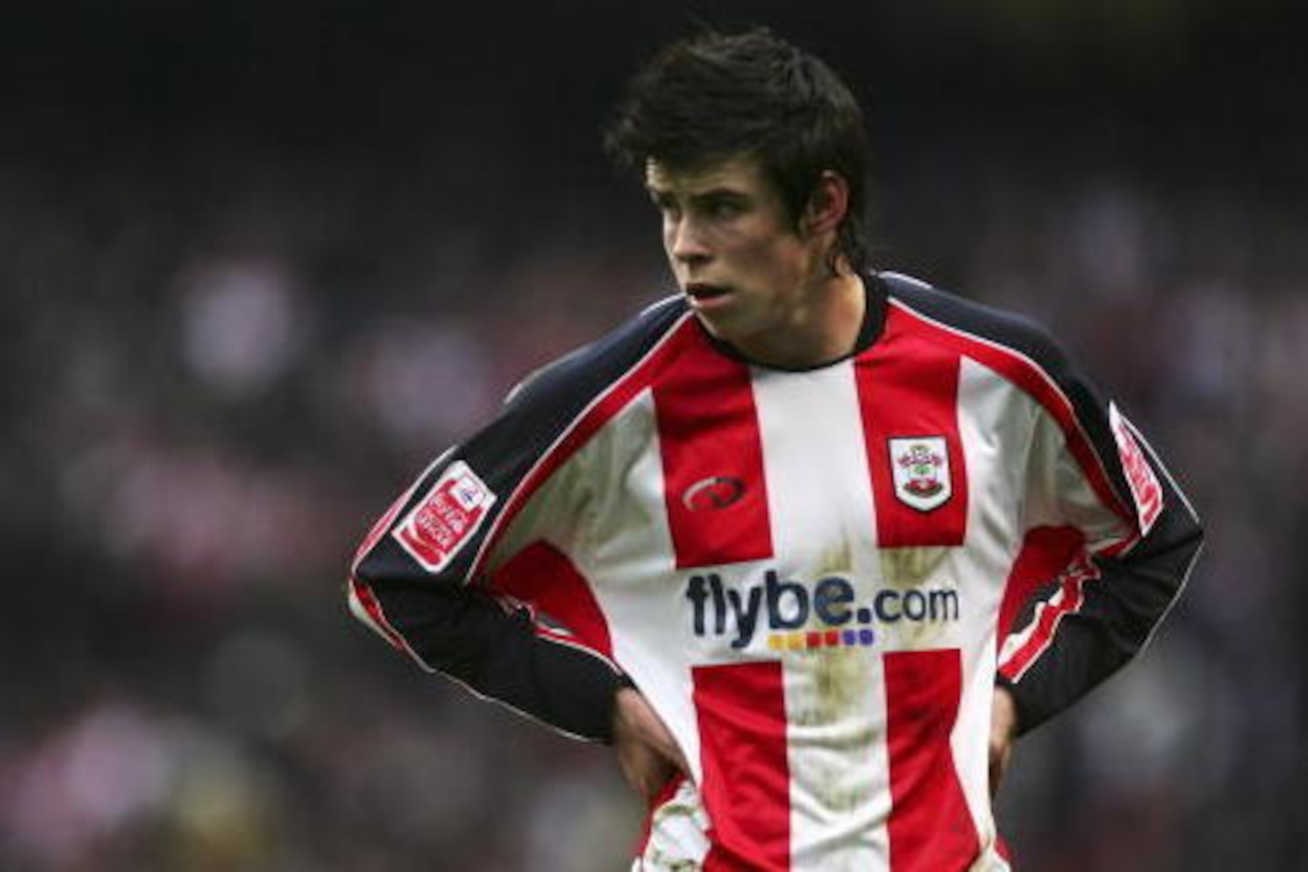 MANCHESTER, UNITED KINGDOM - JANUARY 28: Gareth Bale of Southampton looks on during the FA Cup sponsored by E.ON Fourth Round match between Manchester City and Southampton at The City of Manchester Stadium on January 28, 2007 in Manchester, England. (Phot MANCHESTER, UNITED KINGDOM - JANUARY 28: Gareth Bale of Southampton looks on during the FA Cup sponsored by E.ON Fourth Round match between Manchester City and Southampton at The City of Manchester Stadium on January 28, 2007 in Manchester, England. (Phot