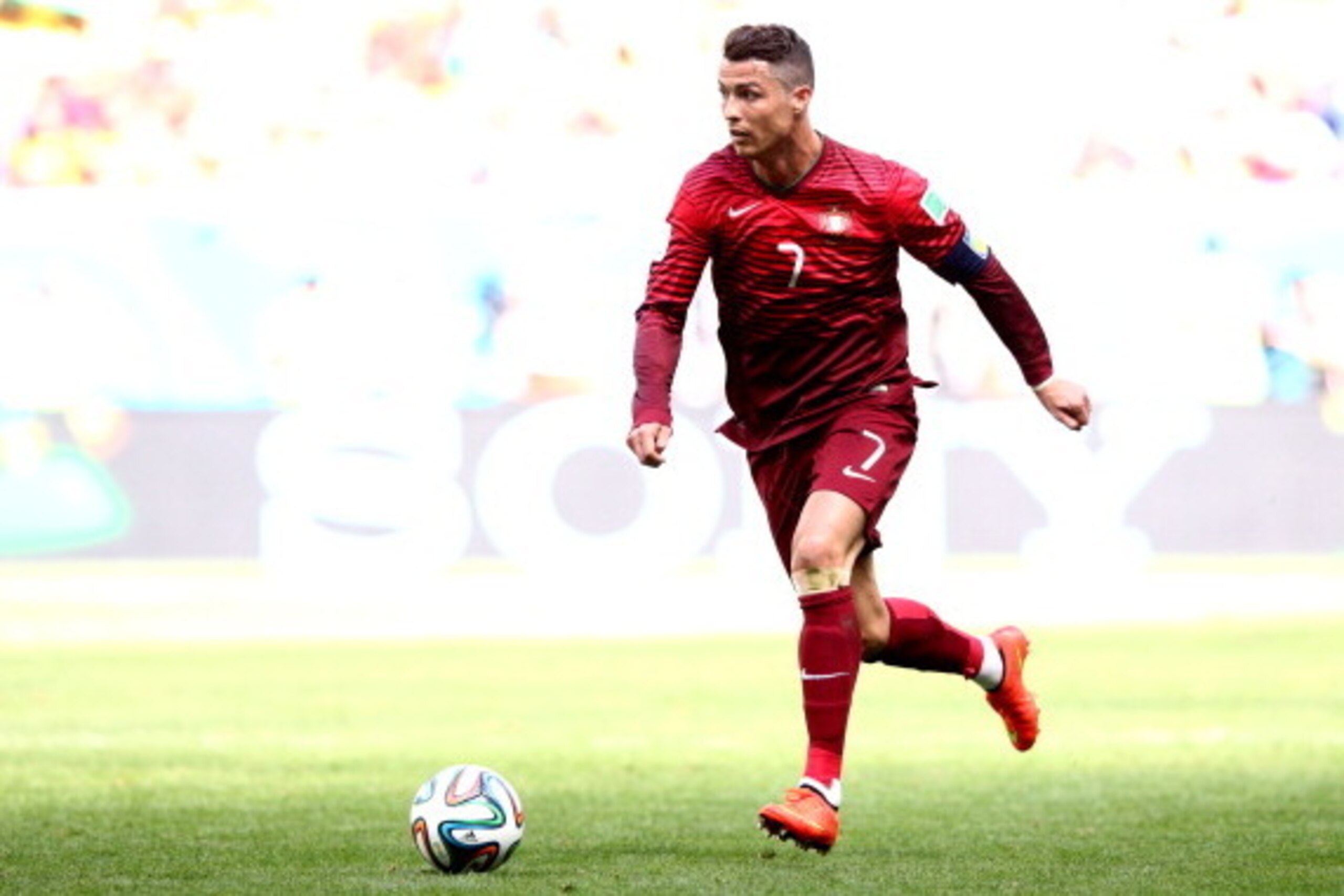 BRASILIA, BRAZIL - JUNE 26:  Cristiano Ronaldo of Portugal controls the ball during the 2014 FIFA World Cup Brazil Group G match between Portugal and Ghana at Estadio Nacional on June 26, 2014 in Brasilia, Brazil.  (Photo by Adam Pretty/Getty Images)