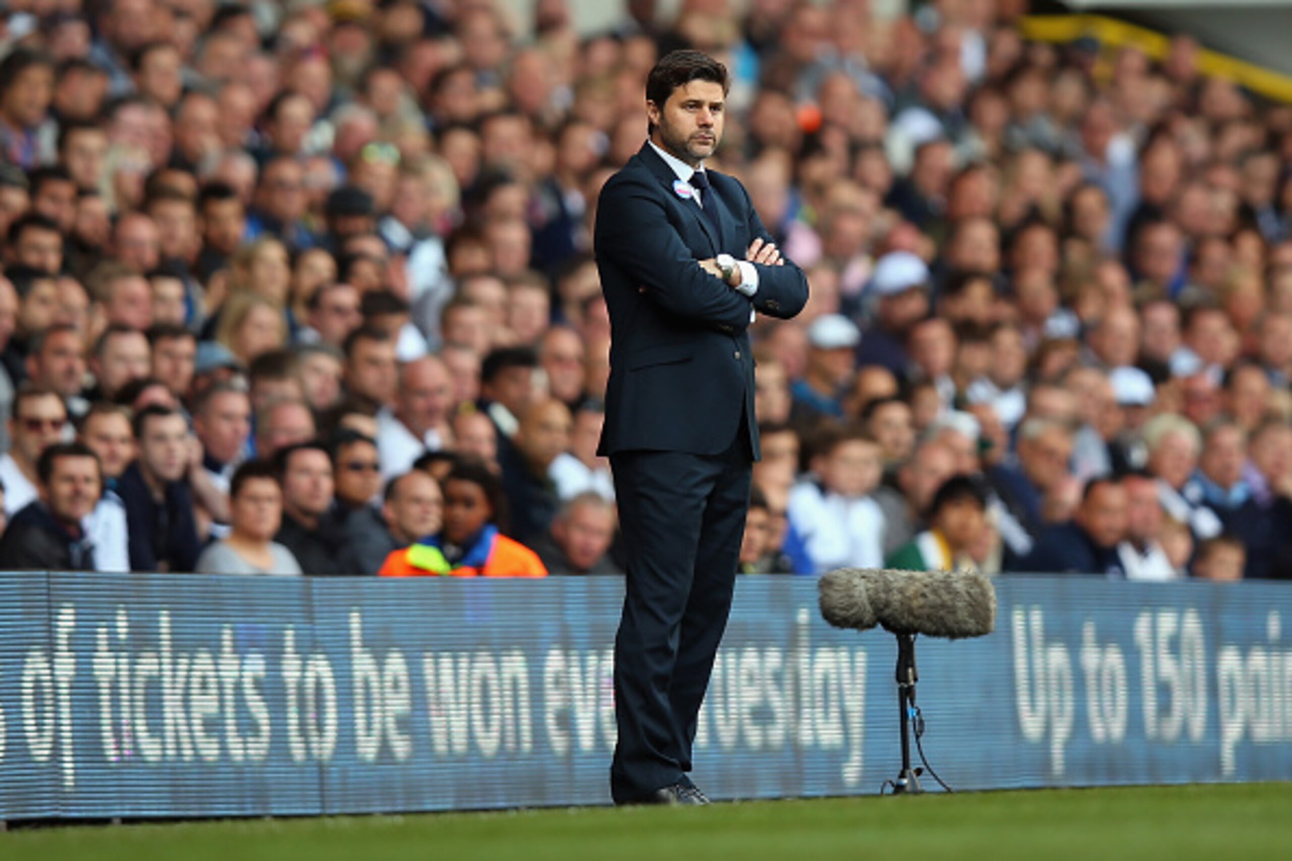 LONDON, ENGLAND - OCTOBER 05:  Tottenham Hotspur Manager Mauricio Pochettino watches the Barclays Premier League match between Tottenham Hotspur and Southampton at White Hart Lane on October 5, 2014 in London, England.  (Photo by Bryn Lennon/Getty Images)