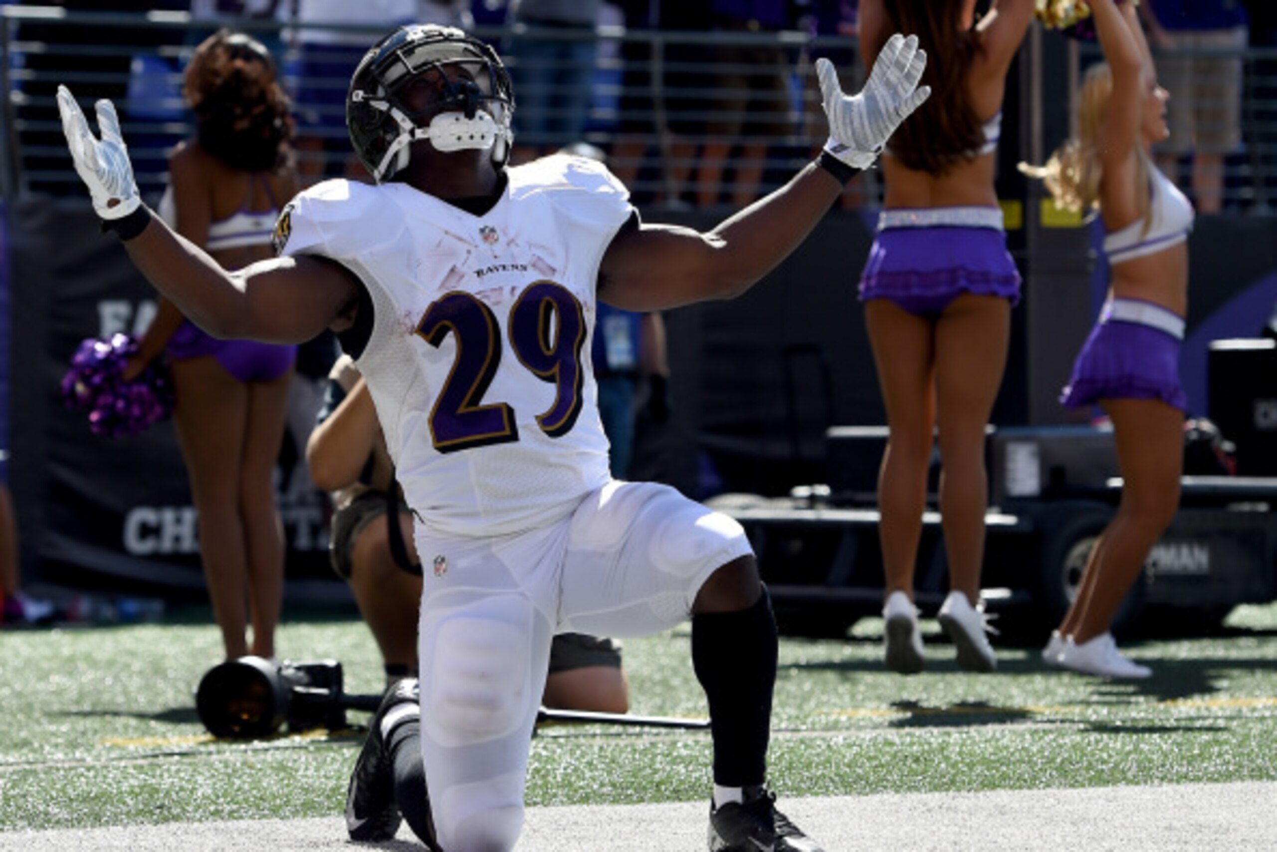 BALTIMORE, MD - SEPTEMBER 07: Running back Justin Forsett #29 of the Baltimore Ravens celebrates after scoring a touchdown during an NFL football game against the Cincinnati Bengals at M&T Bank Stadium on September 7, 2014 in Baltimore, Maryland.  (Photo 