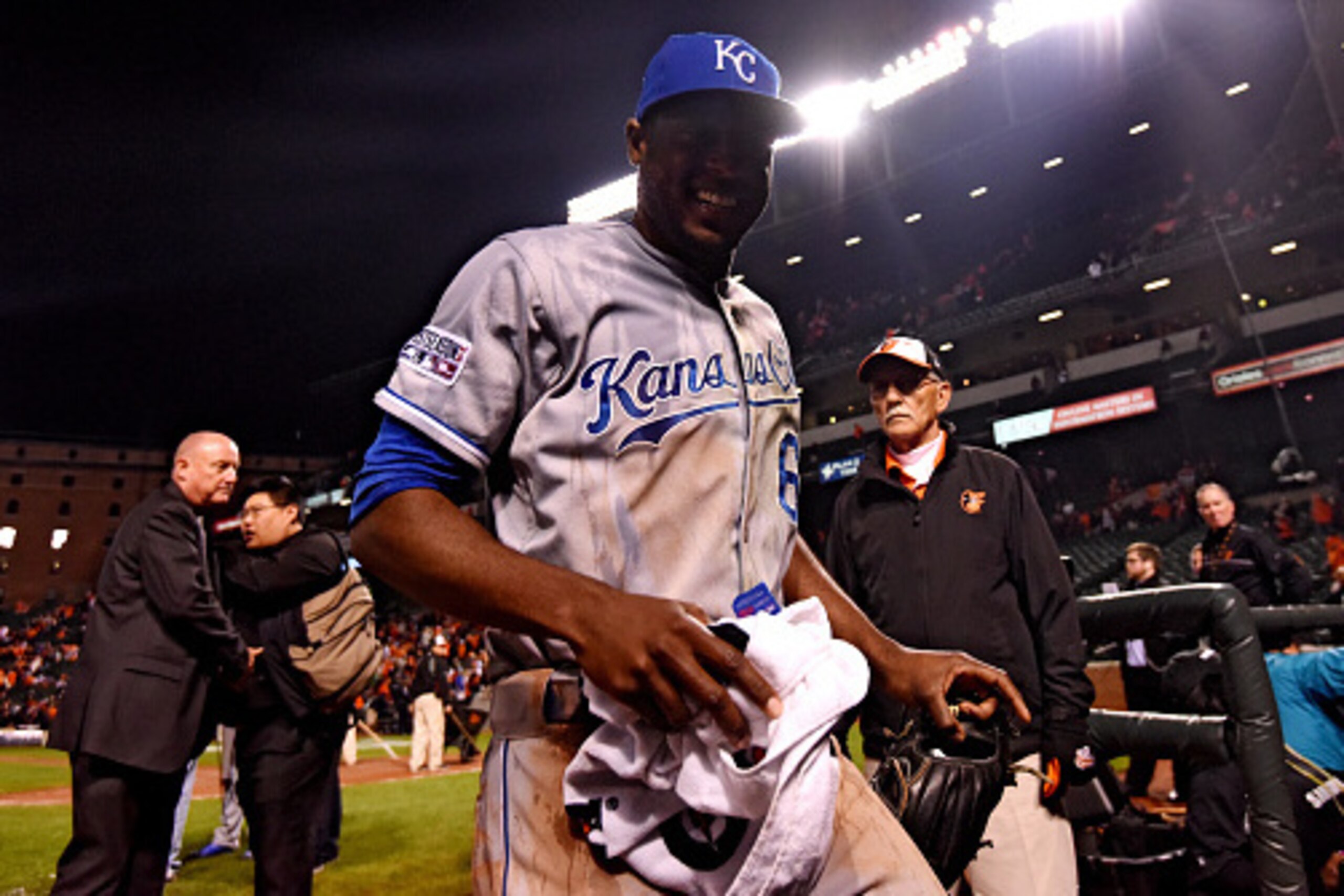 BALTIMORE, MD - OCTOBER 11:  Lorenzo Cain #6 of the Kansas City Royals exits the field after defeating the Baltimore Orioles 6 to 4 in Game Two of the American League Championship Series at Oriole Park at Camden Yards on October 11, 2014 in Baltimore, Mar
