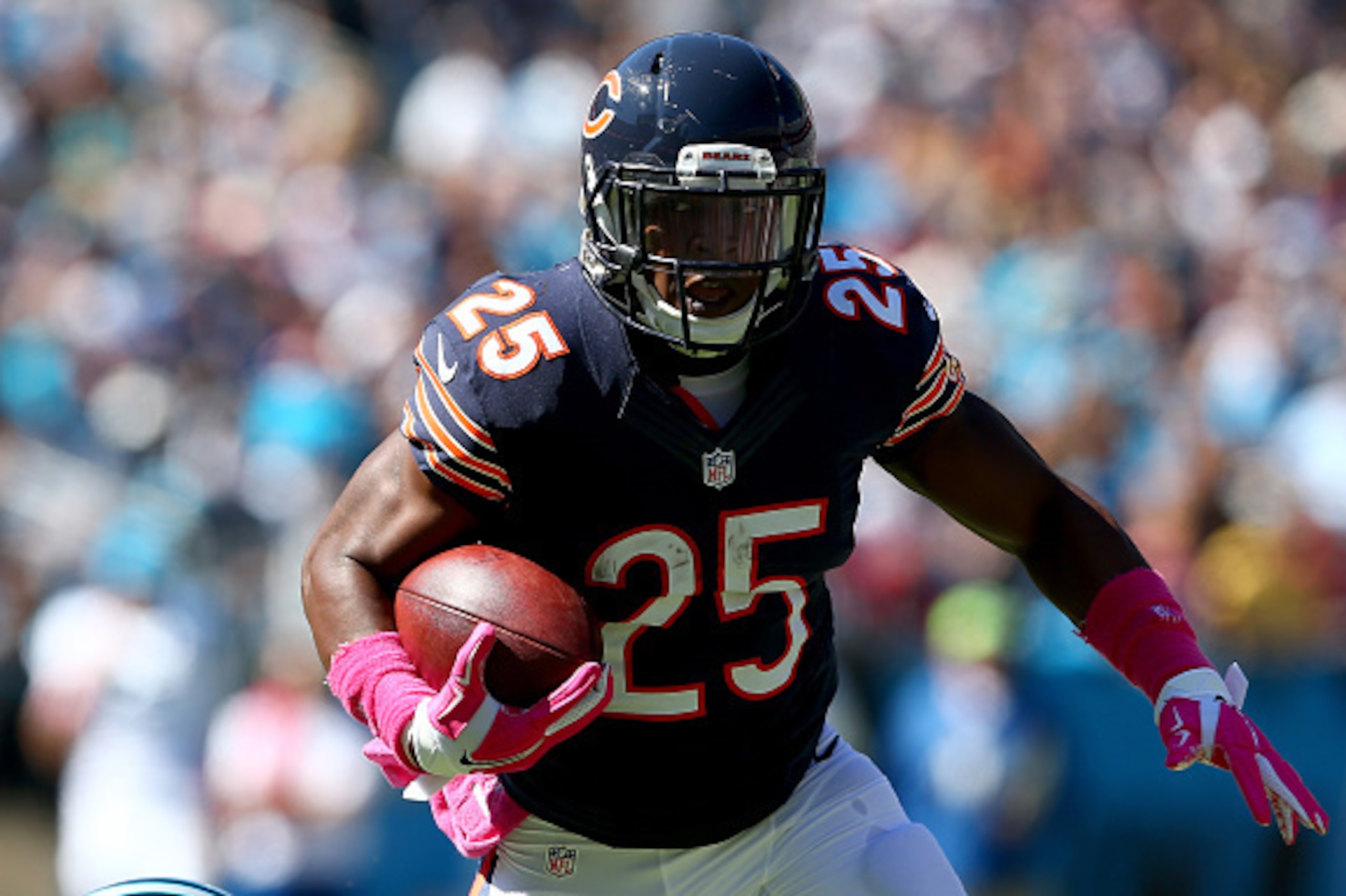 CHARLOTTE, NC - OCTOBER 05:  Ka'Deem Carey #25 of the Chicago Bears at Bank of America Stadium on October 5, 2014 in Charlotte, North Carolina.  (Photo by Streeter Lecka/Getty Images)