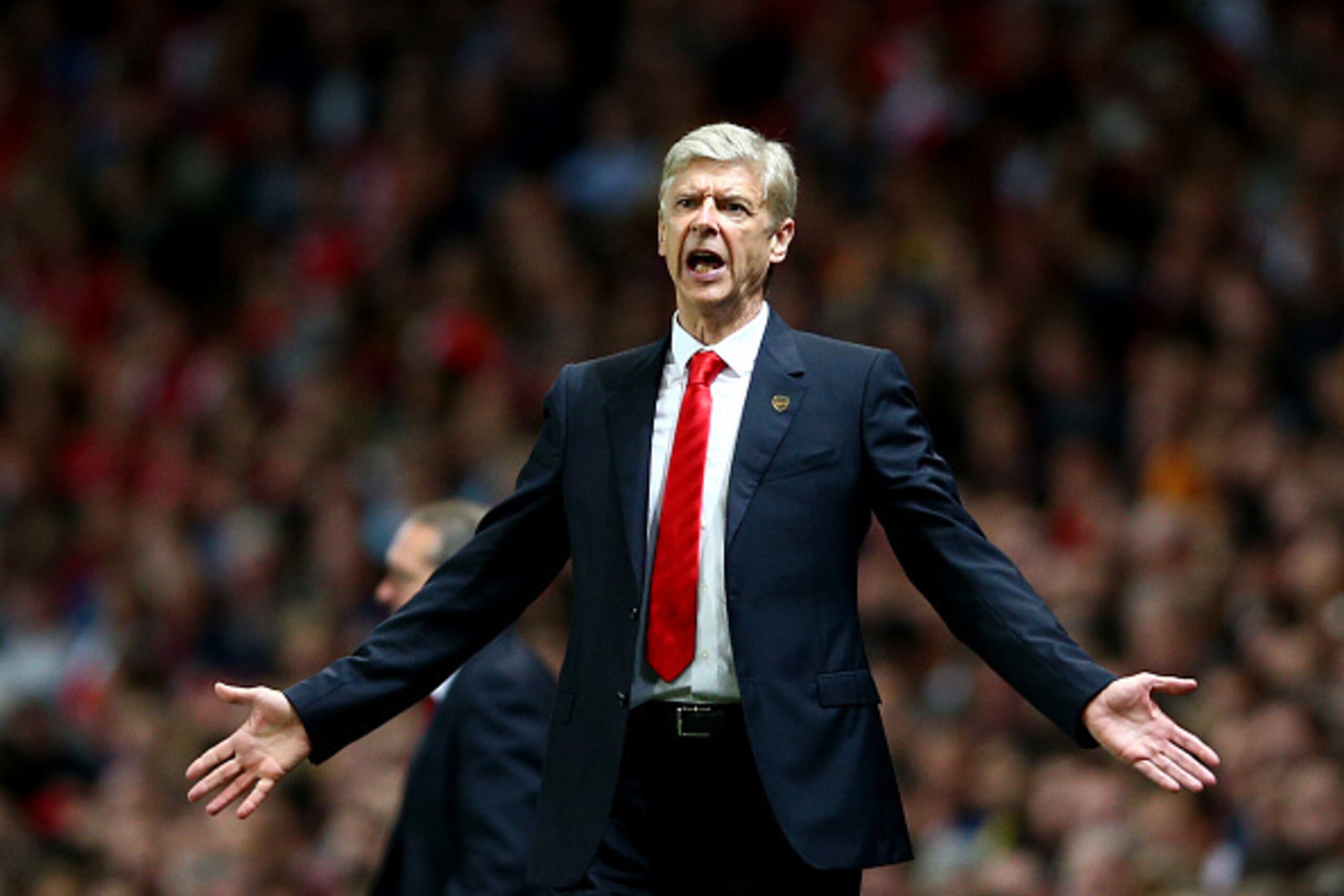 LONDON, ENGLAND - OCTOBER 01: Arsene Wenger, manager of Arsenal reacts during the UEFA Champions League group D match between Arsenal FC and Galatasaray AS at Emirates Stadium on October 1, 2014 in London, United Kingdom. (Photo by Paul Gilham/Getty Ima LONDON, ENGLAND - OCTOBER 01: Arsene Wenger, manager of Arsenal reacts during the UEFA Champions League group D match between Arsenal FC and Galatasaray AS at Emirates Stadium on October 1, 2014 in London, United Kingdom. (Photo by Paul Gilham/Getty Ima