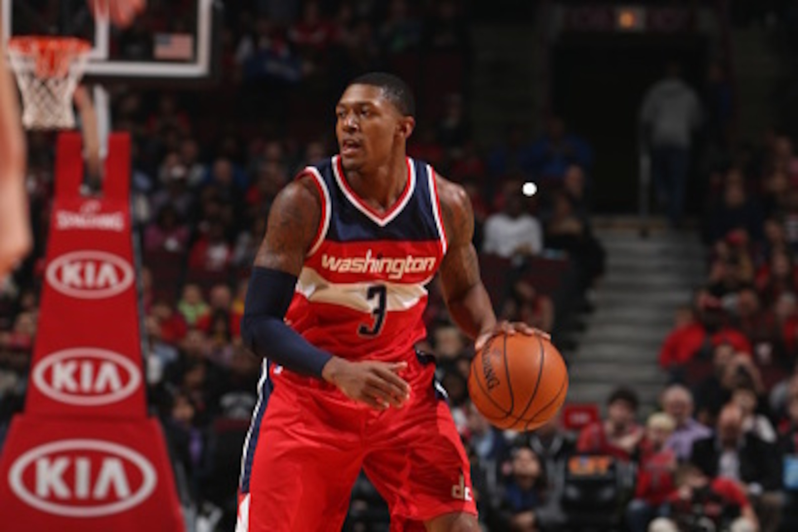 CHICAGO, IL - OCTOBER 6: Bradley Beal #3 of the Washington Wizards handles the ball against the Chicago Bulls on October 6, 2014 at the United Center in Chicago, Illinois. NOTE TO USER: User expressly acknowledges and agrees that, by downloading and or CHICAGO, IL - OCTOBER 6: Bradley Beal #3 of the Washington Wizards handles the ball against the Chicago Bulls on October 6, 2014 at the United Center in Chicago, Illinois. NOTE TO USER: User expressly acknowledges and agrees that, by downloading and or