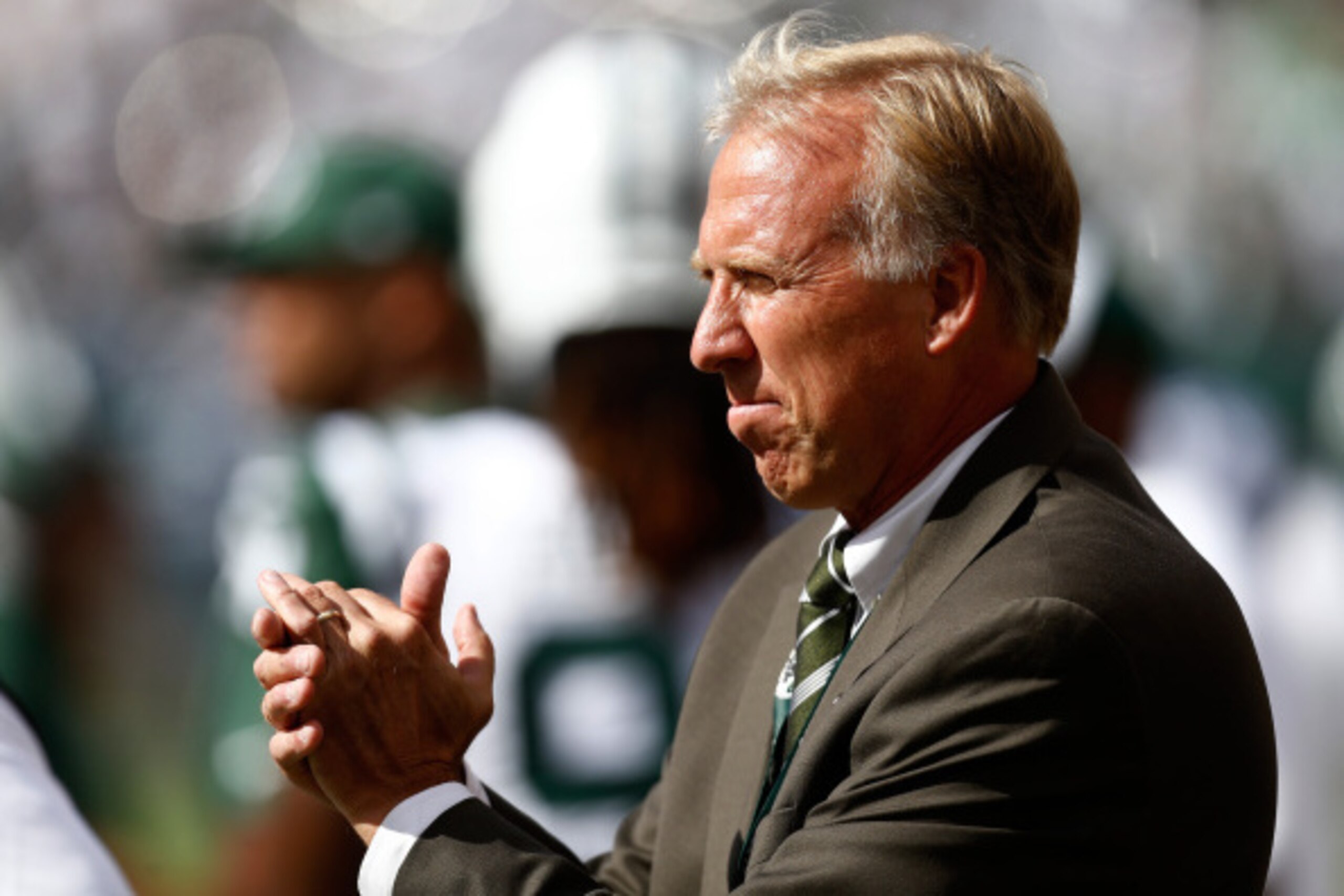 EAST RUTHERFORD, NJ - SEPTEMBER 07:  New York Jets General Manger John Idzik looks on from the sidelines during the fourth quarter of a game against the Oakland Raiders at MetLife Stadium on September 7, 2014 in East Rutherford, New Jersey.  (Photo by Jef