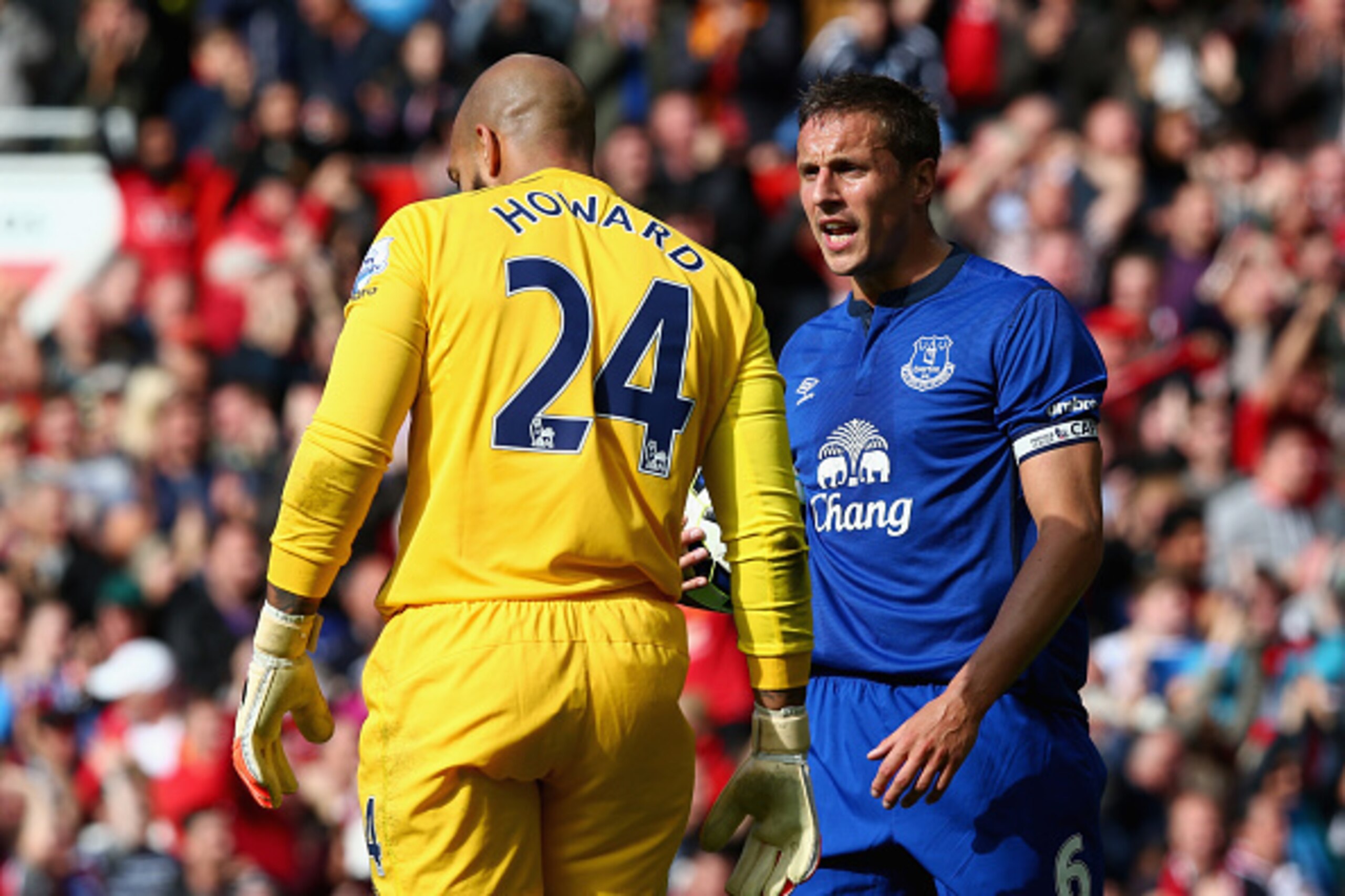 MANCHESTER, ENGLAND - OCTOBER 05: Tim Howard and Phil Jagielka of Everton have words after conceding a second goal during the Barclays Premier League match between Manchester United and Everton at Old Trafford on October 5, 2014 in Manchester, England. MANCHESTER, ENGLAND - OCTOBER 05: Tim Howard and Phil Jagielka of Everton have words after conceding a second goal during the Barclays Premier League match between Manchester United and Everton at Old Trafford on October 5, 2014 in Manchester, England.