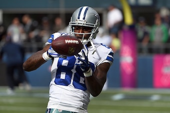 SEATTLE, WA - OCTOBER 12: Wide receiver Dez Bryant #88 of the Dallas Cowboys warms up before the game aagainst the Seattle Seahawks at CenturyLink Field on October 12, 2014 in Seattle, Washington.  (Photo by Steve Dykes/Getty Images)