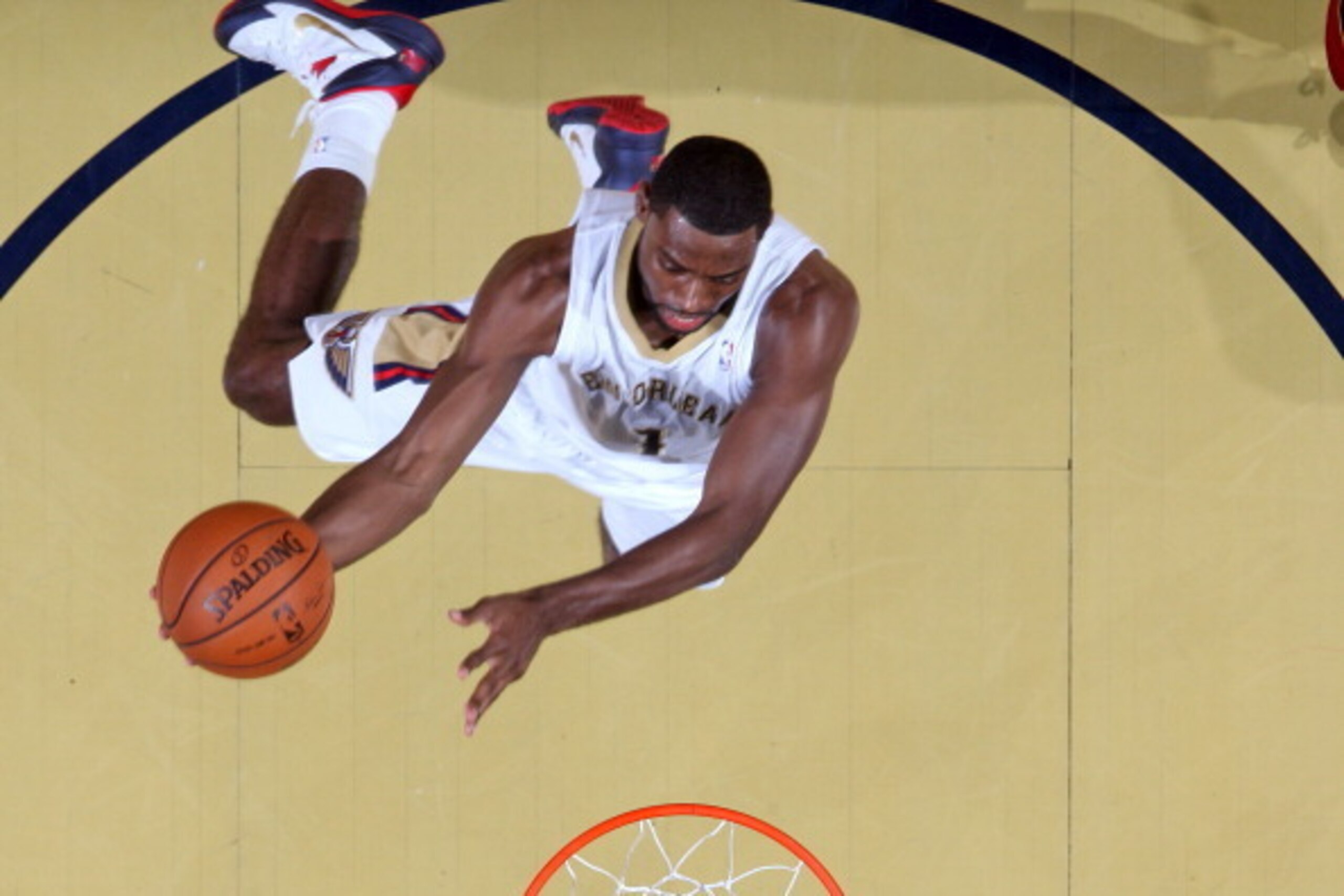NEW ORLEANS, LA - MARCH 22:  Tyreke Evans #1 of the New Orleans Pelicans goes up for a shot against the Miami Heat on March 22, 2014 at the Smoothie King Center in New Orleans, Louisiana. NOTE TO USER: User expressly acknowledges and agrees that, by downl