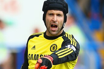 LONDON, ENGLAND - OCTOBER 05: Petr Cech of Chelsea in action during the Barclays Premier League match between Chelsea and Arsenal at Stamford Bridge on October 4, 2014 in London, England.  (Photo by Paul Gilham/Getty Images)