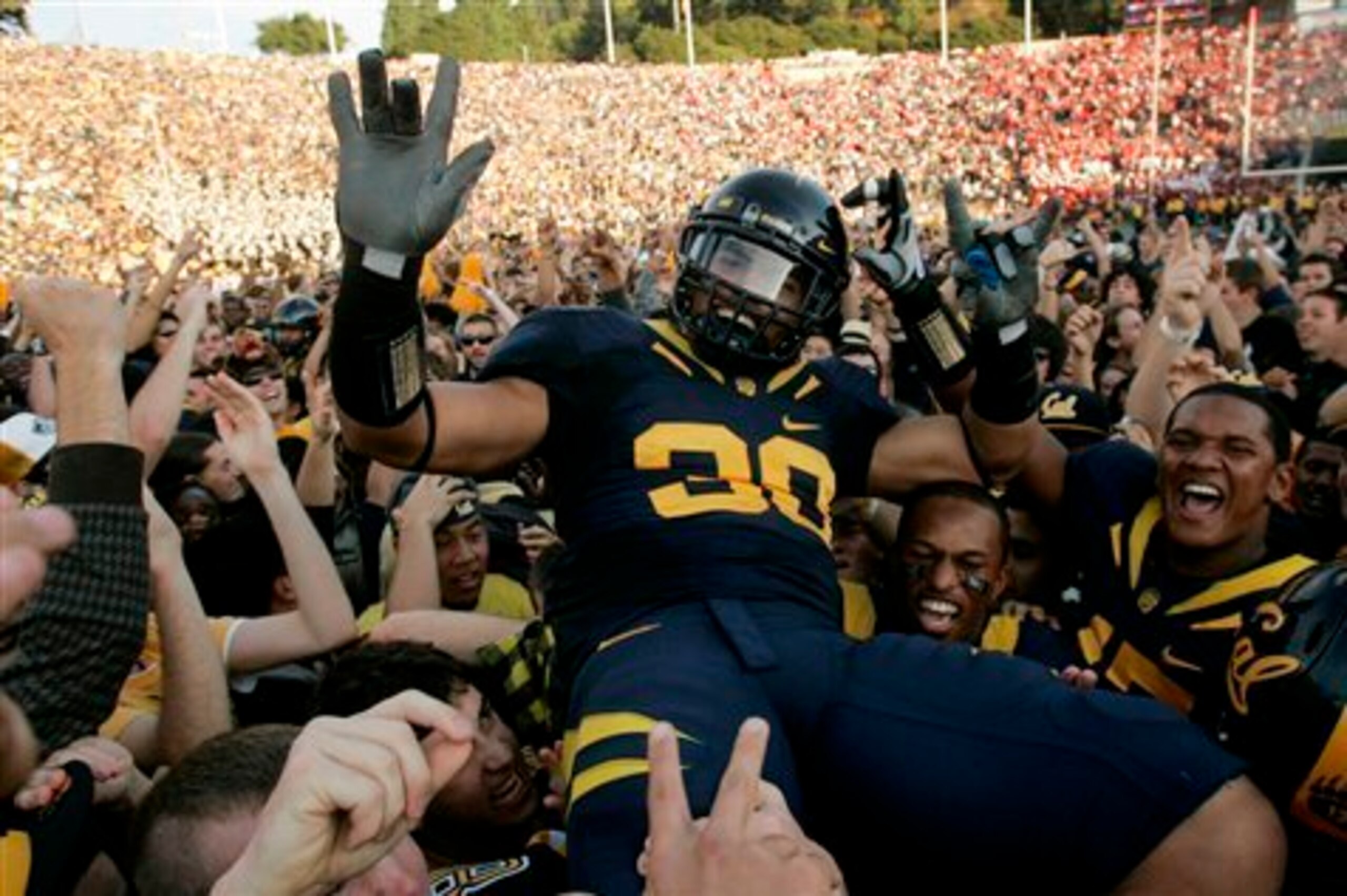 UCLA linebacker Eric Kendricks' brother Mychal could return to Cal's Memorial Stadium on Saturday.