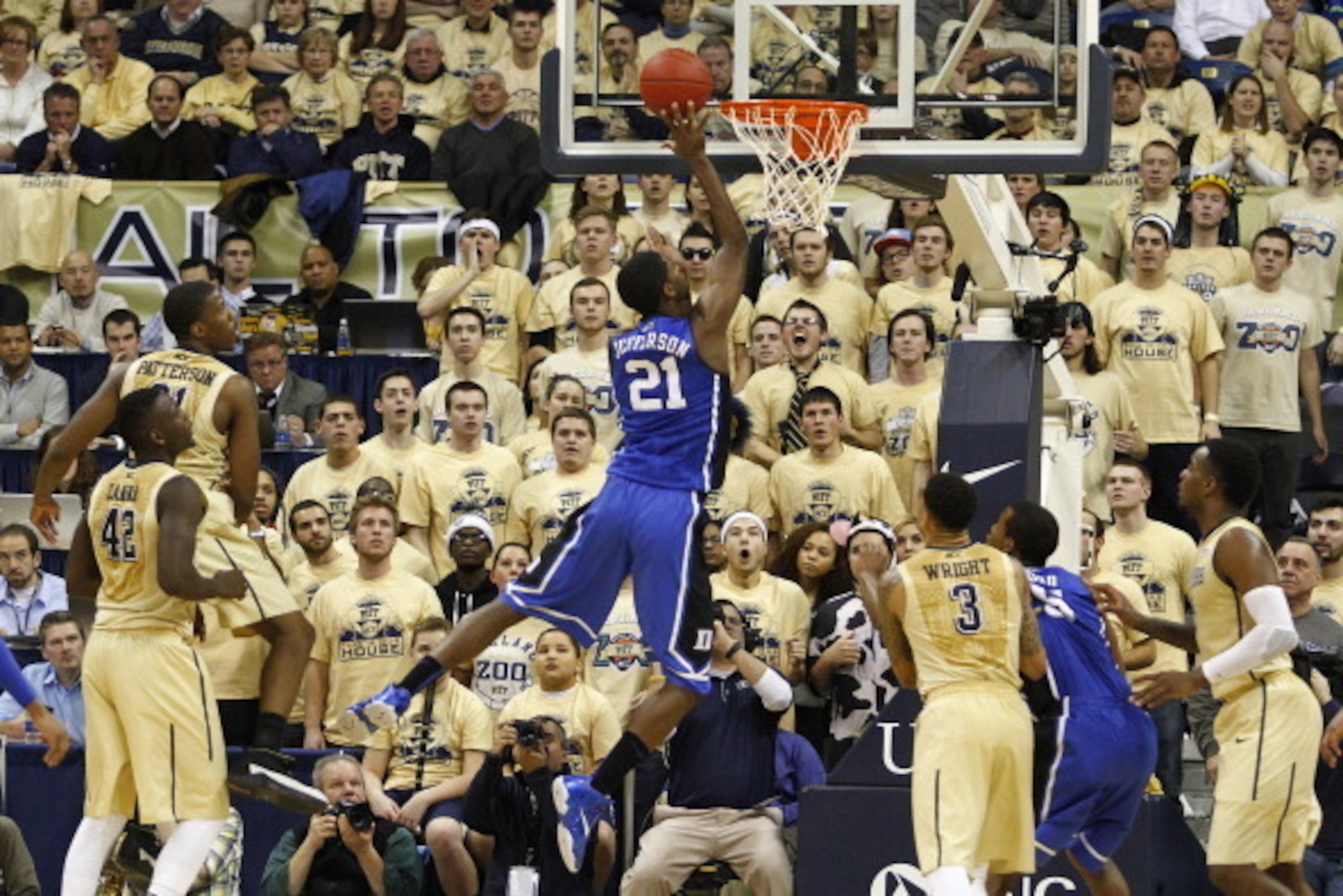 PITTSBURGH, PA - JANUARY 27: Amile Jefferson #21 of the Duke Blue Devils lays one in against the Pittsburgh Panthers at Petersen Events Center on January 27, 2014 in Pittsburgh, Pennsylvania. (Photo by Justin K. Aller/Getty Images) PITTSBURGH, PA - JANUARY 27: Amile Jefferson #21 of the Duke Blue Devils lays one in against the Pittsburgh Panthers at Petersen Events Center on January 27, 2014 in Pittsburgh, Pennsylvania. (Photo by Justin K. Aller/Getty Images)