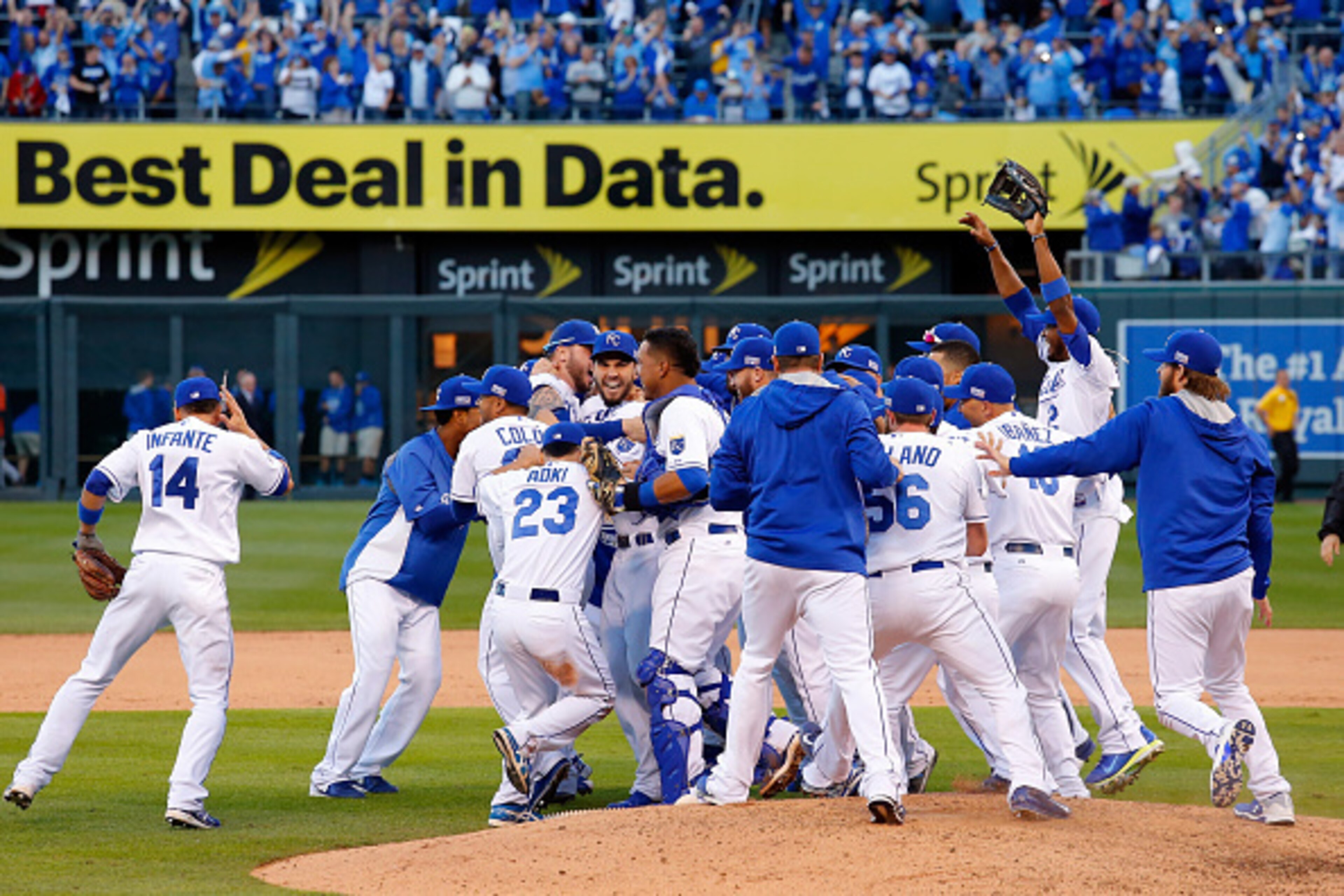 KANSAS CITY, MO - OCTOBER 15:  The Kansas City Royals celebrate their 2 to 1 win over the Baltimore Orioles to sweep the series in Game Four of the American League Championship Series at Kauffman Stadium on October 15, 2014 in Kansas City, Missouri.  (Pho