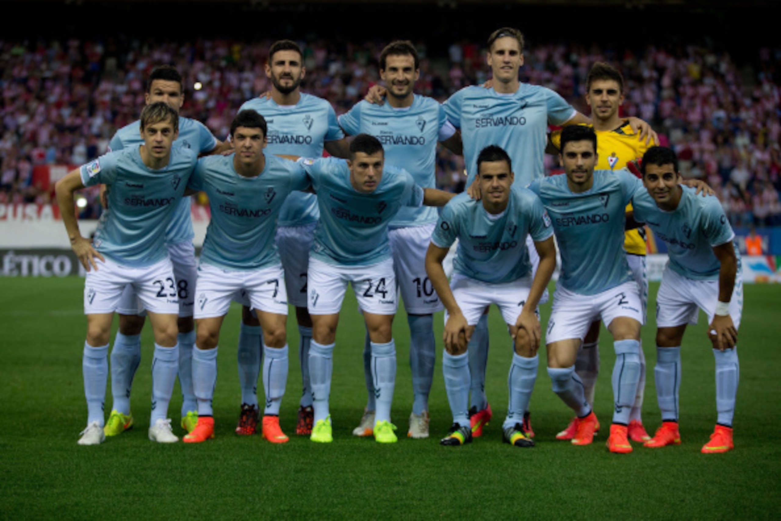 MADRID, SPAIN - AUGUST 30: SD Eibar line up prior to start the La Liga match between Club Atletico de Madrid and SD Eibar at Vicente Calderon Stadium on August 30, 2014 in Madrid, Spain.  (Photo by Gonzalo Arroyo Moreno/Getty Images)