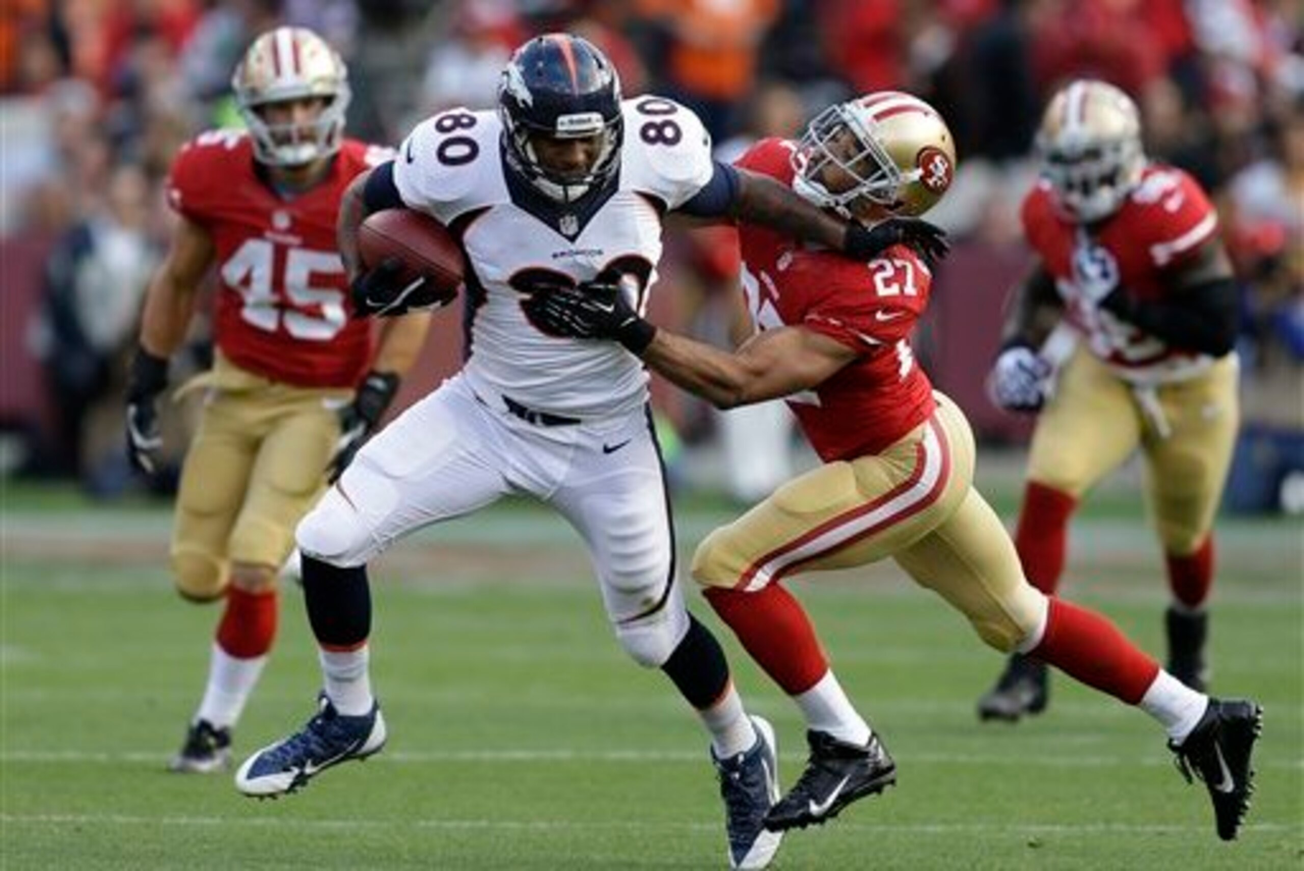 Inside linebackers Chris Borland and Michael Wilhoite (not pictured) must do better than their 49ers brethren against Julius Thomas (No. 80) in Week 7.