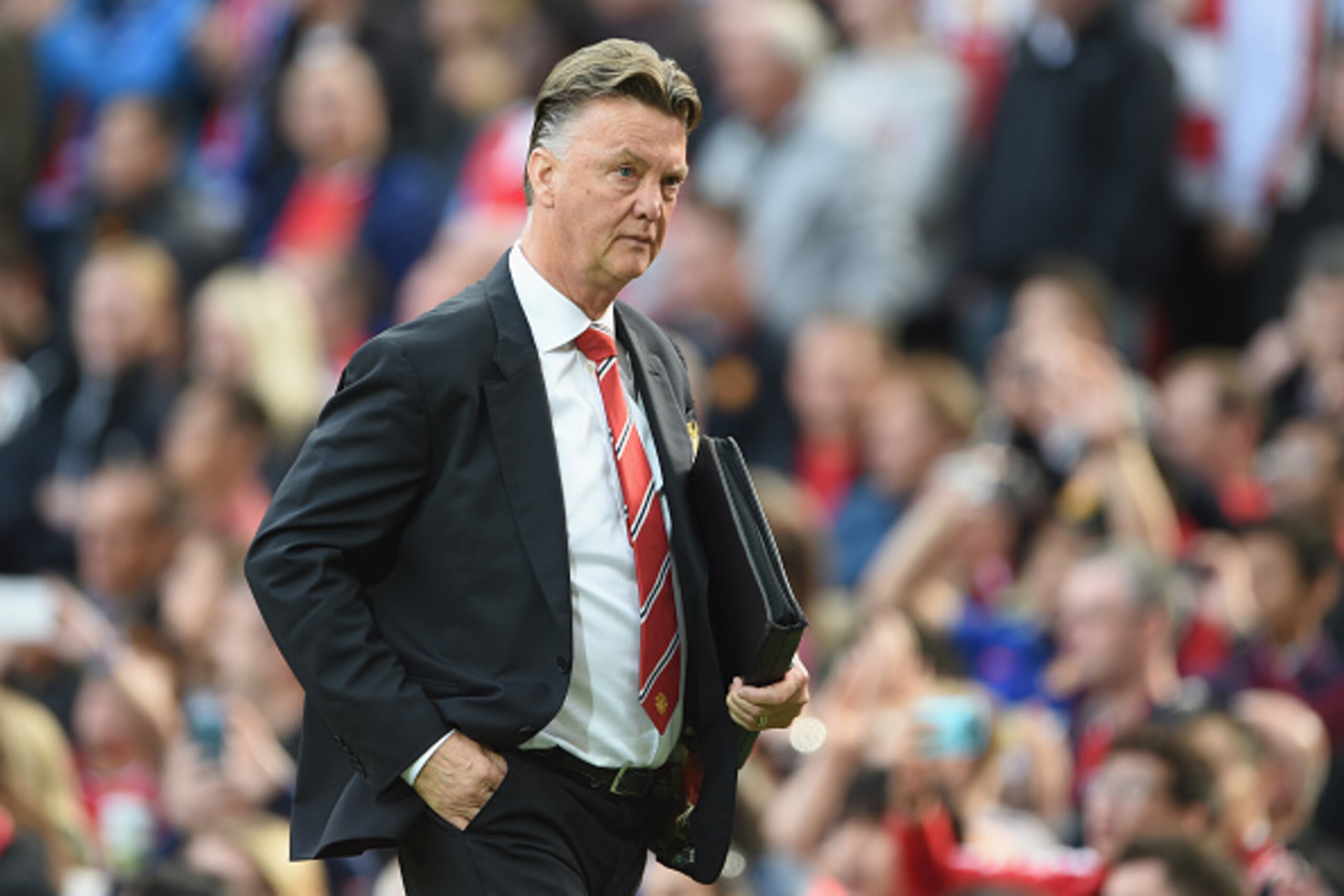 MANCHESTER, ENGLAND - OCTOBER 05:  Manchester United Manager Louis van Gaal looks on after to the Barclays Premier League match between Manchester United and Everton at Old Trafford on October 5, 2014 in Manchester, England.  (Photo by Michael Regan/Getty