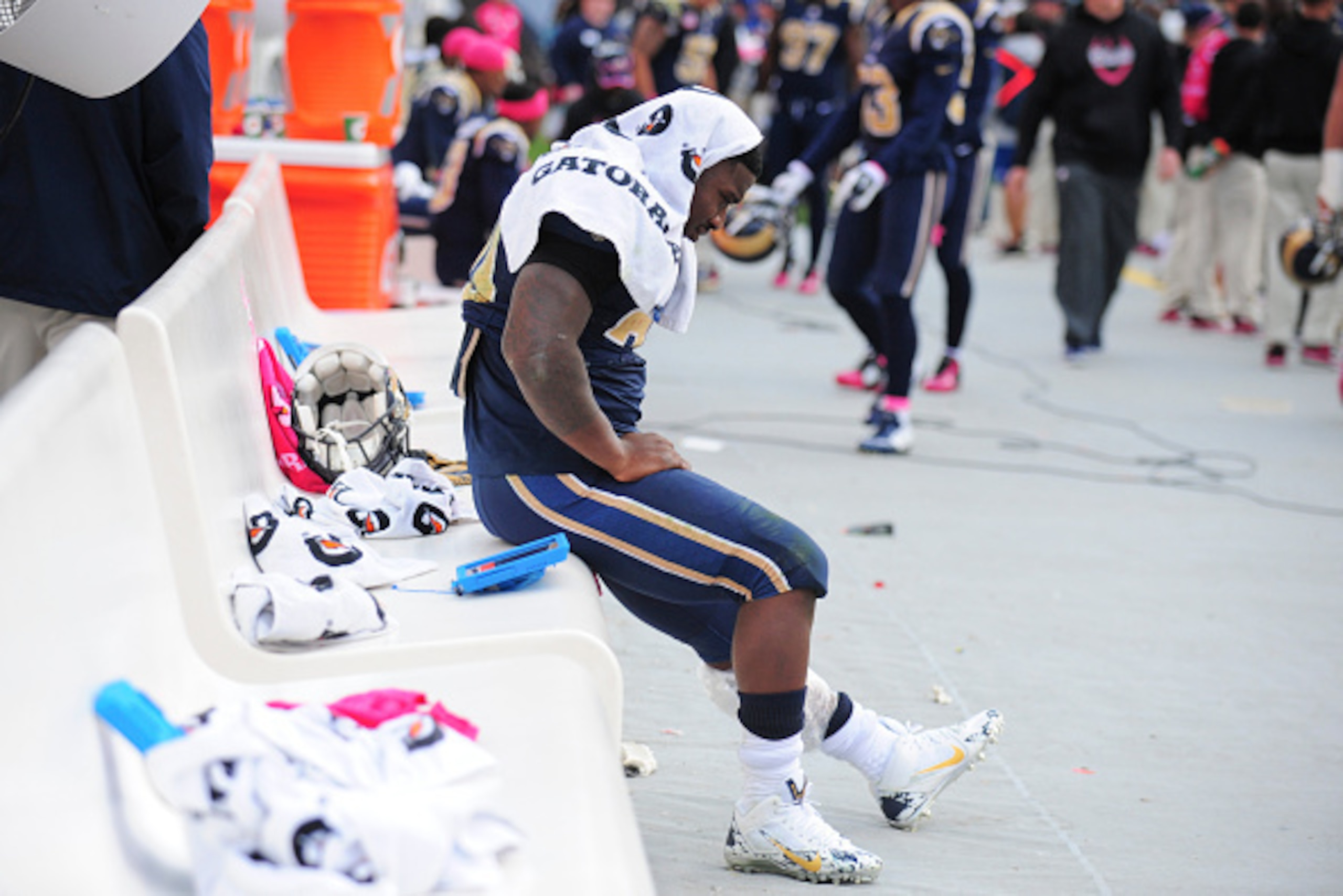 PHILADELPHIA, PA - OCTOBER 5: Running back Zac Stacy #30 of the St. Louis Rams sits on the bench in the fourth quarter after being injured in the game against the Philadelphia Eagles on October 5, 2014 at Lincoln Financial Field in Philadelphia, Pennsylva PHILADELPHIA, PA - OCTOBER 5: Running back Zac Stacy #30 of the St. Louis Rams sits on the bench in the fourth quarter after being injured in the game against the Philadelphia Eagles on October 5, 2014 at Lincoln Financial Field in Philadelphia, Pennsylva